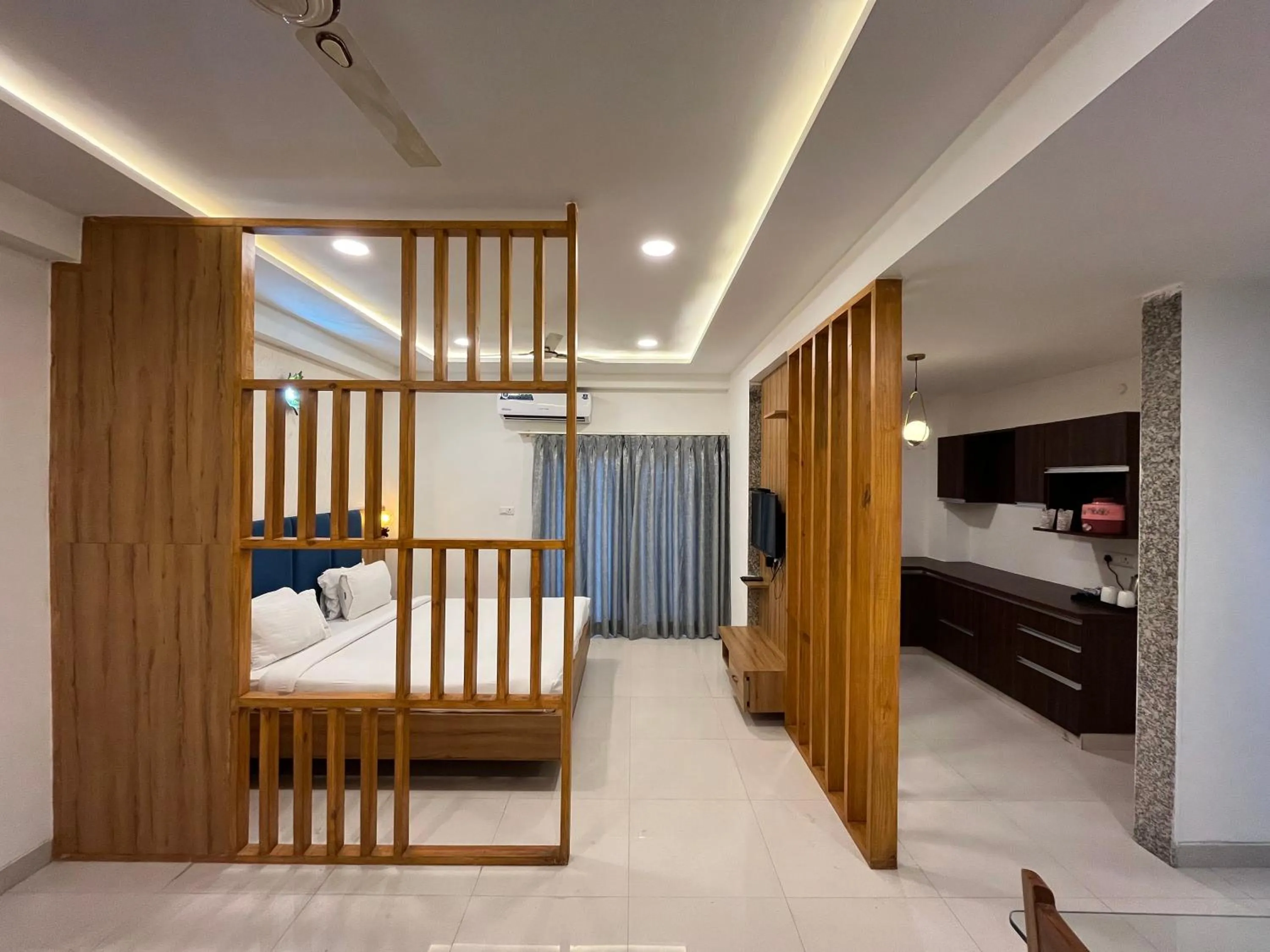 Bed in Hotel Shri Radha Nikunj - Opposite Prem Mandir