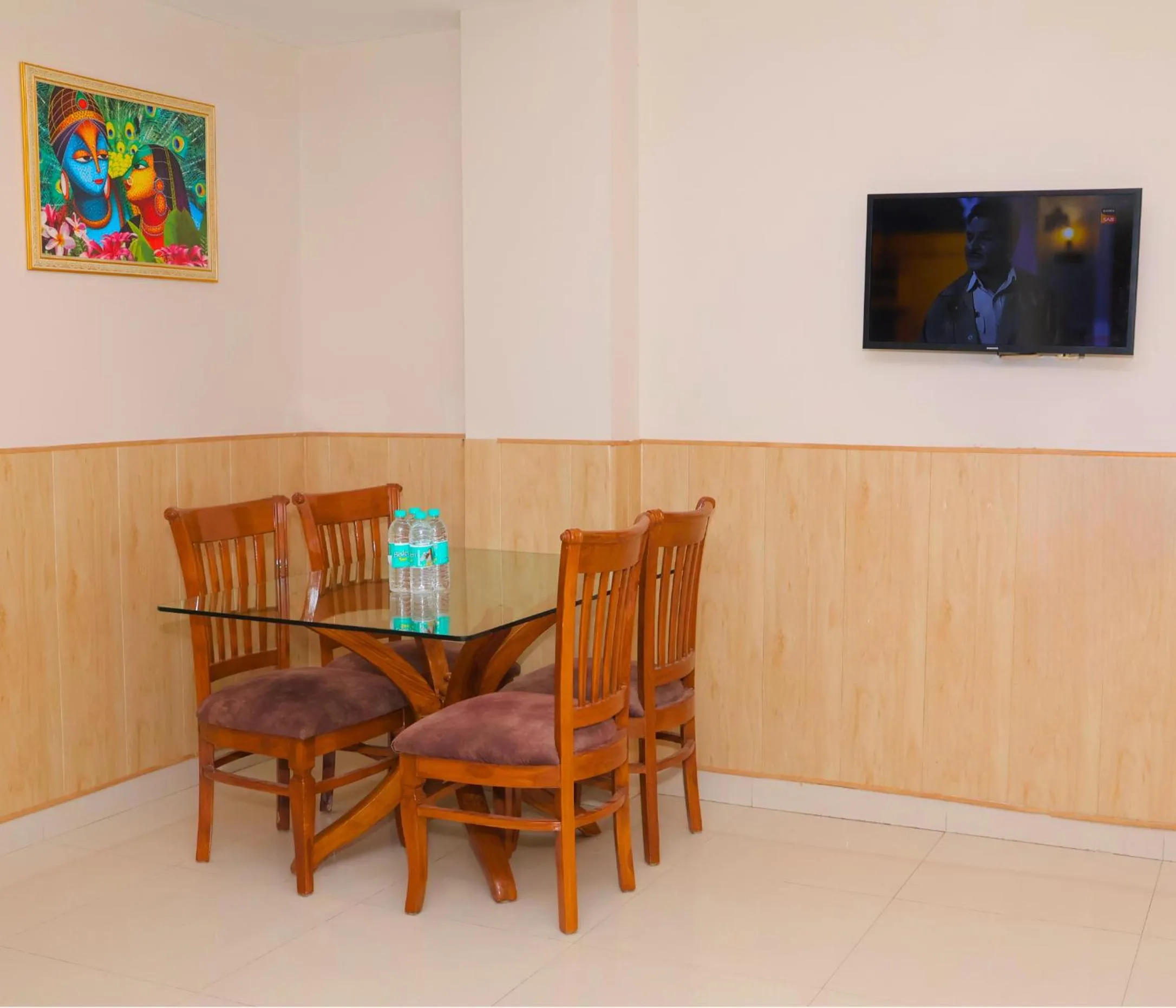 Hotel Shri Radha Nikunj - Opposite Prem Mandir