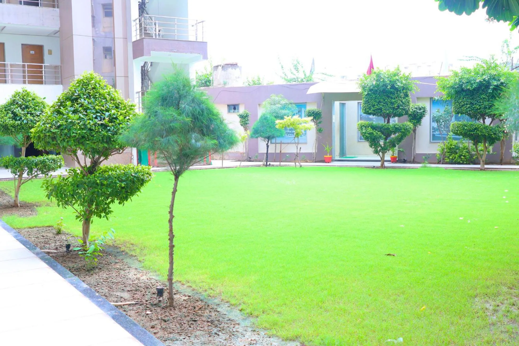 Hotel Shri Radha Nikunj - Opposite Prem Mandir