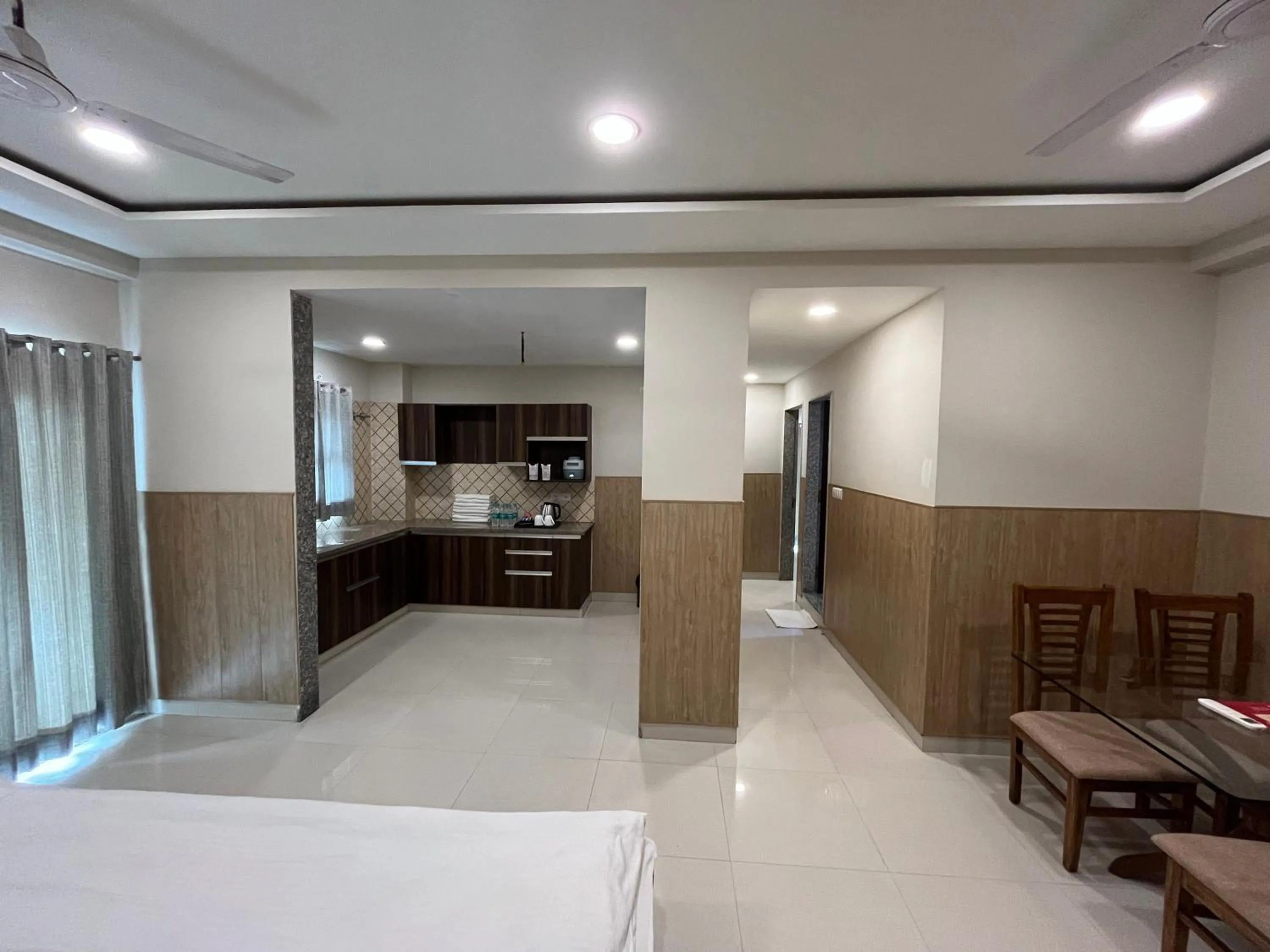 Bed in Hotel Shri Radha Nikunj - Opposite Prem Mandir