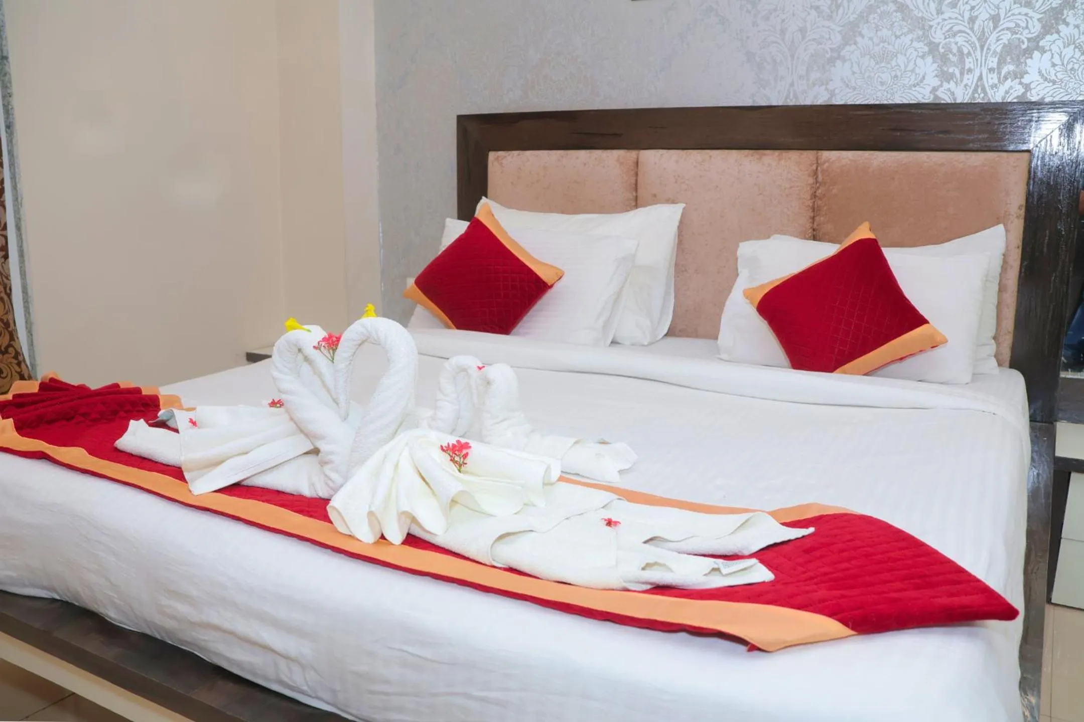 Bed in Hotel Shri Radha Nikunj - Opposite Prem Mandir