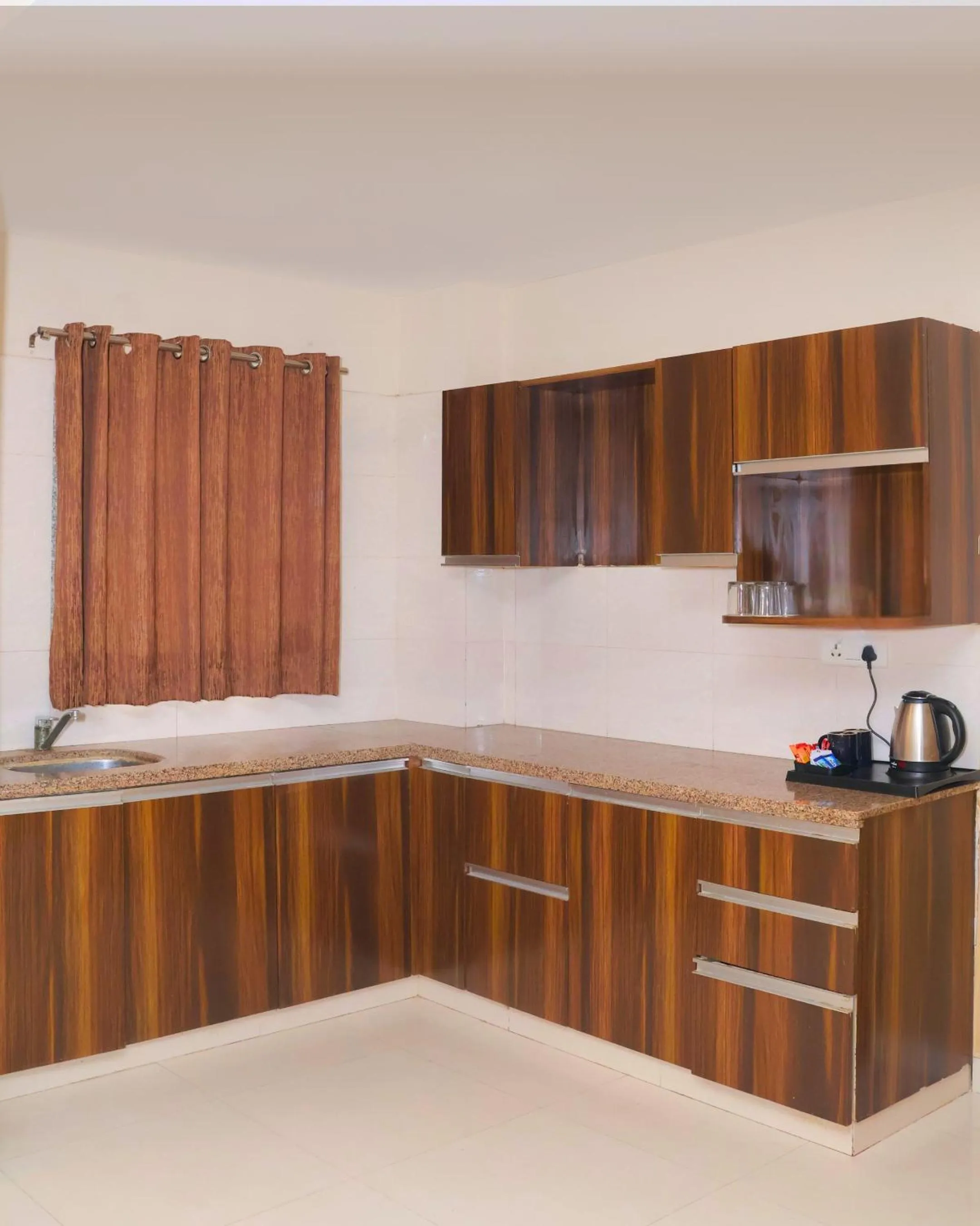 Hotel Shri Radha Nikunj - Opposite Prem Mandir