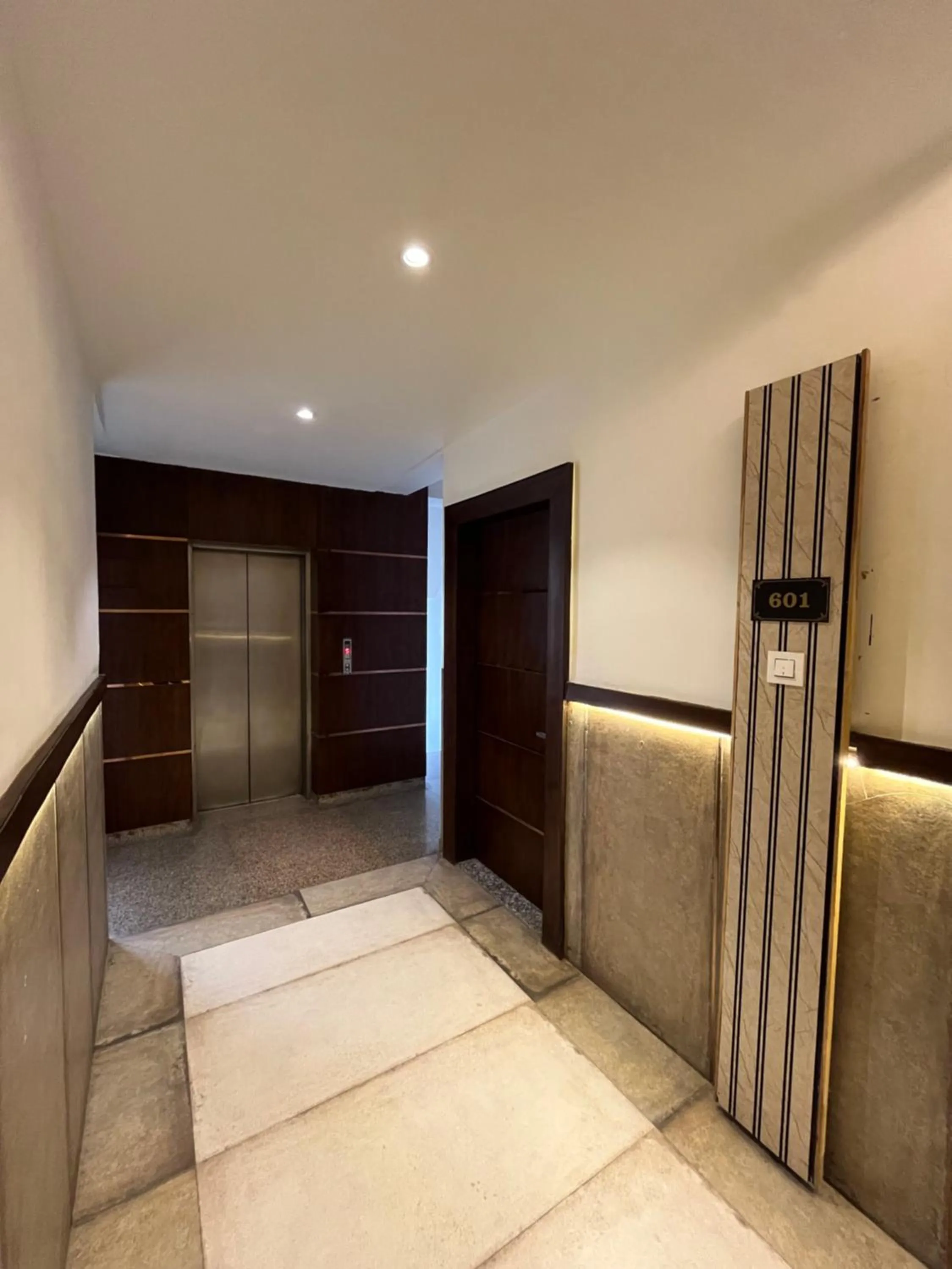 Hotel Shri Radha Nikunj - Opposite Prem Mandir