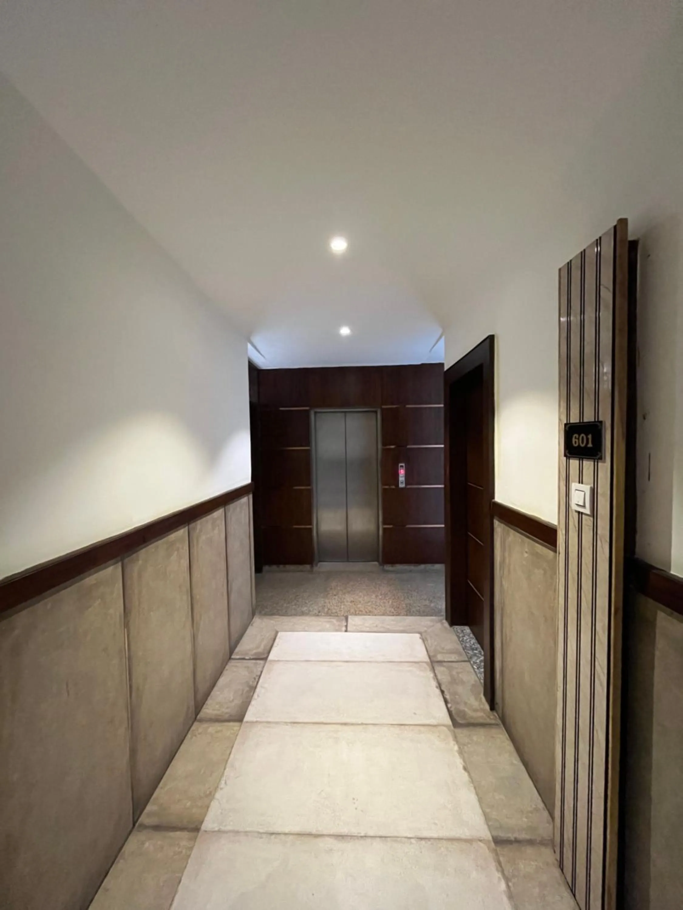 Hotel Shri Radha Nikunj - Opposite Prem Mandir