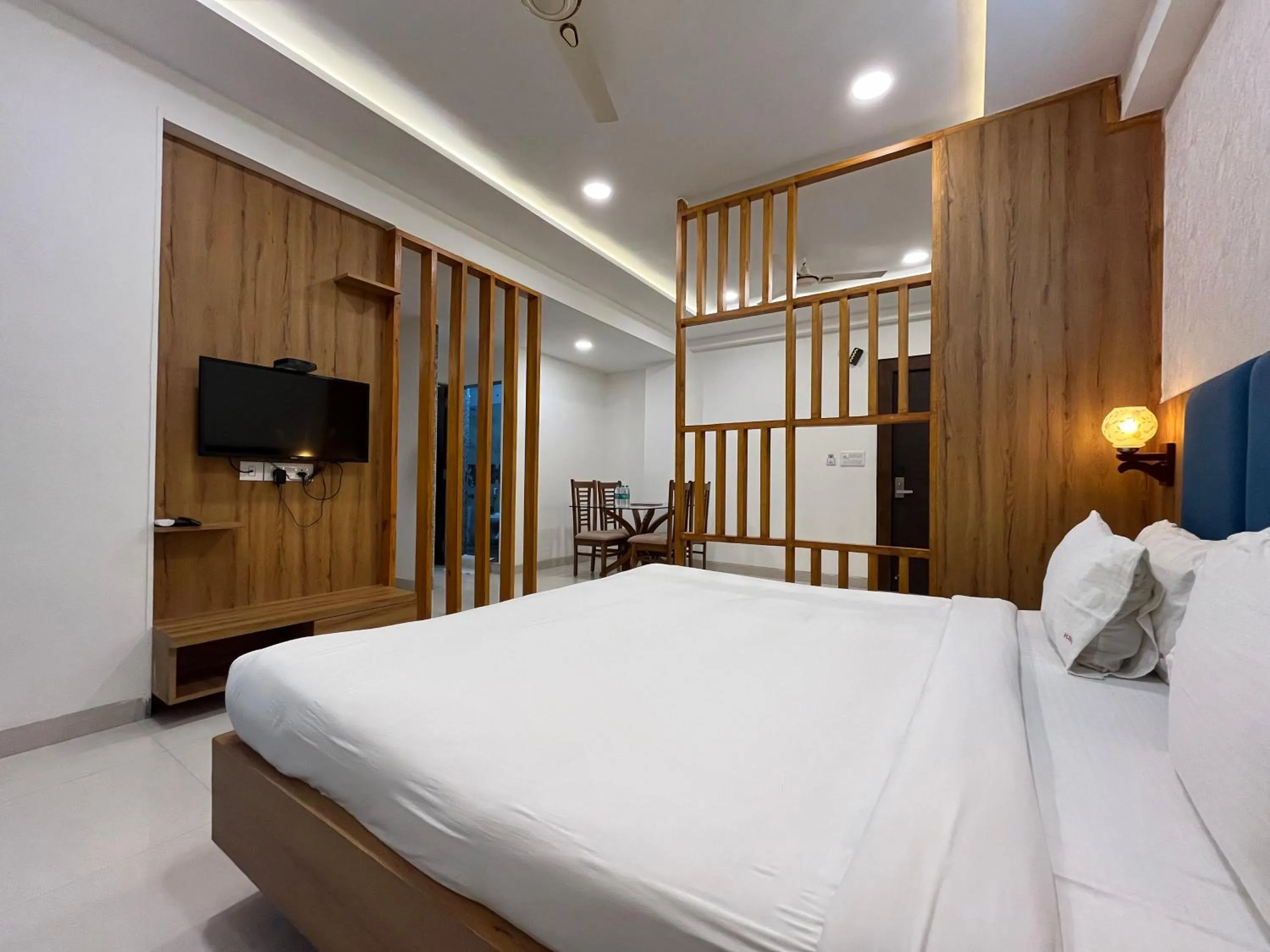 Bed in Hotel Shri Radha Nikunj - Opposite Prem Mandir