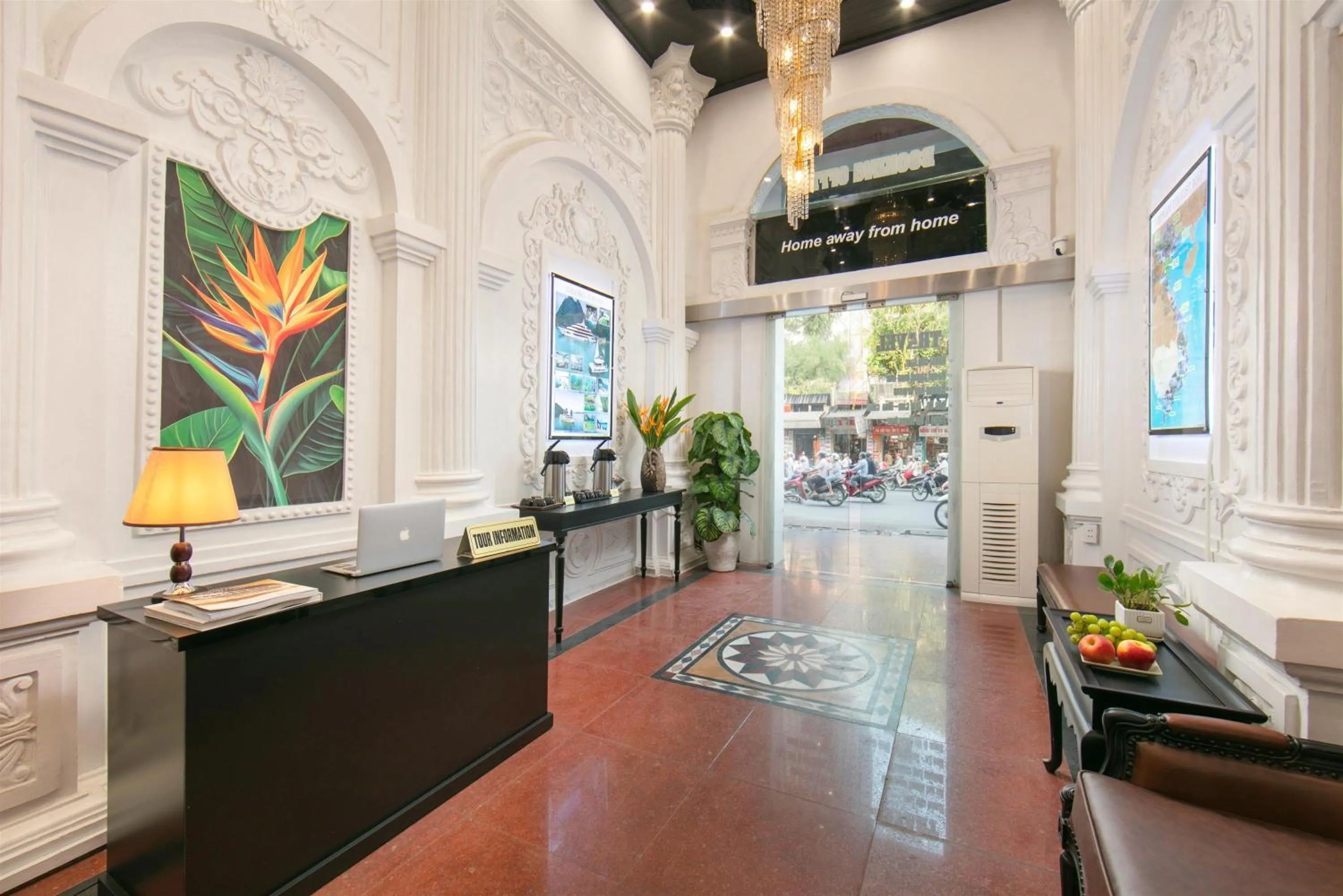 Living room in Old Quarter Charm Hotel