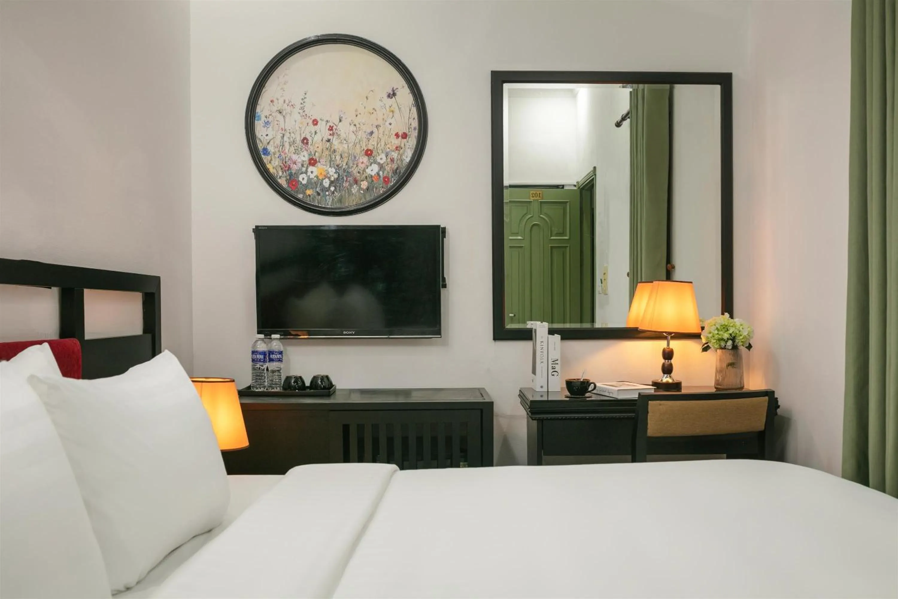 Bedroom, Bed in Old Quarter Charm Hotel