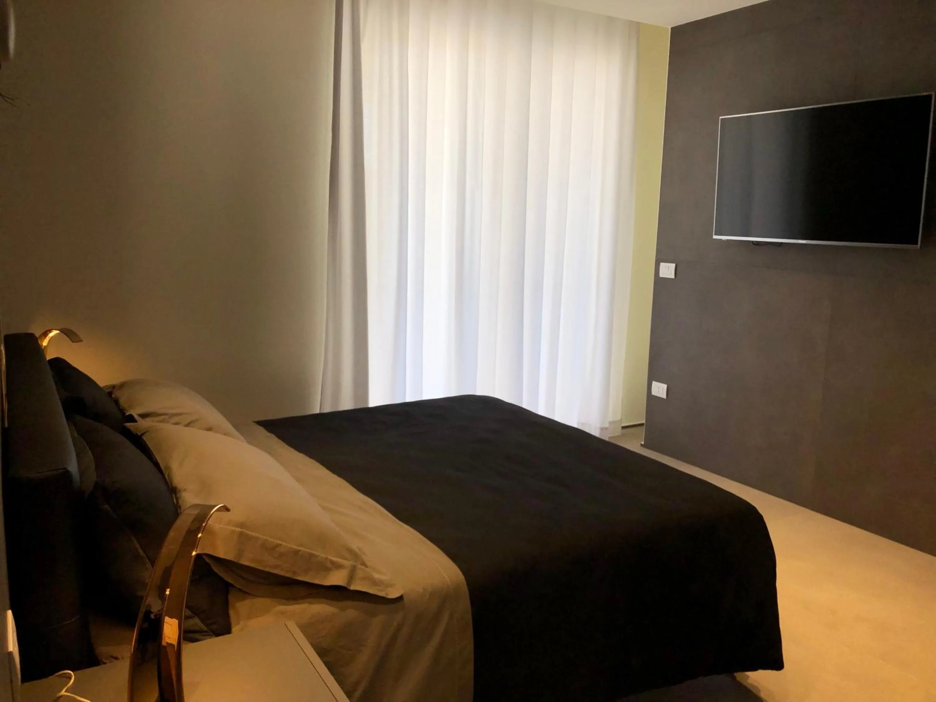 Bed in golden suites 50