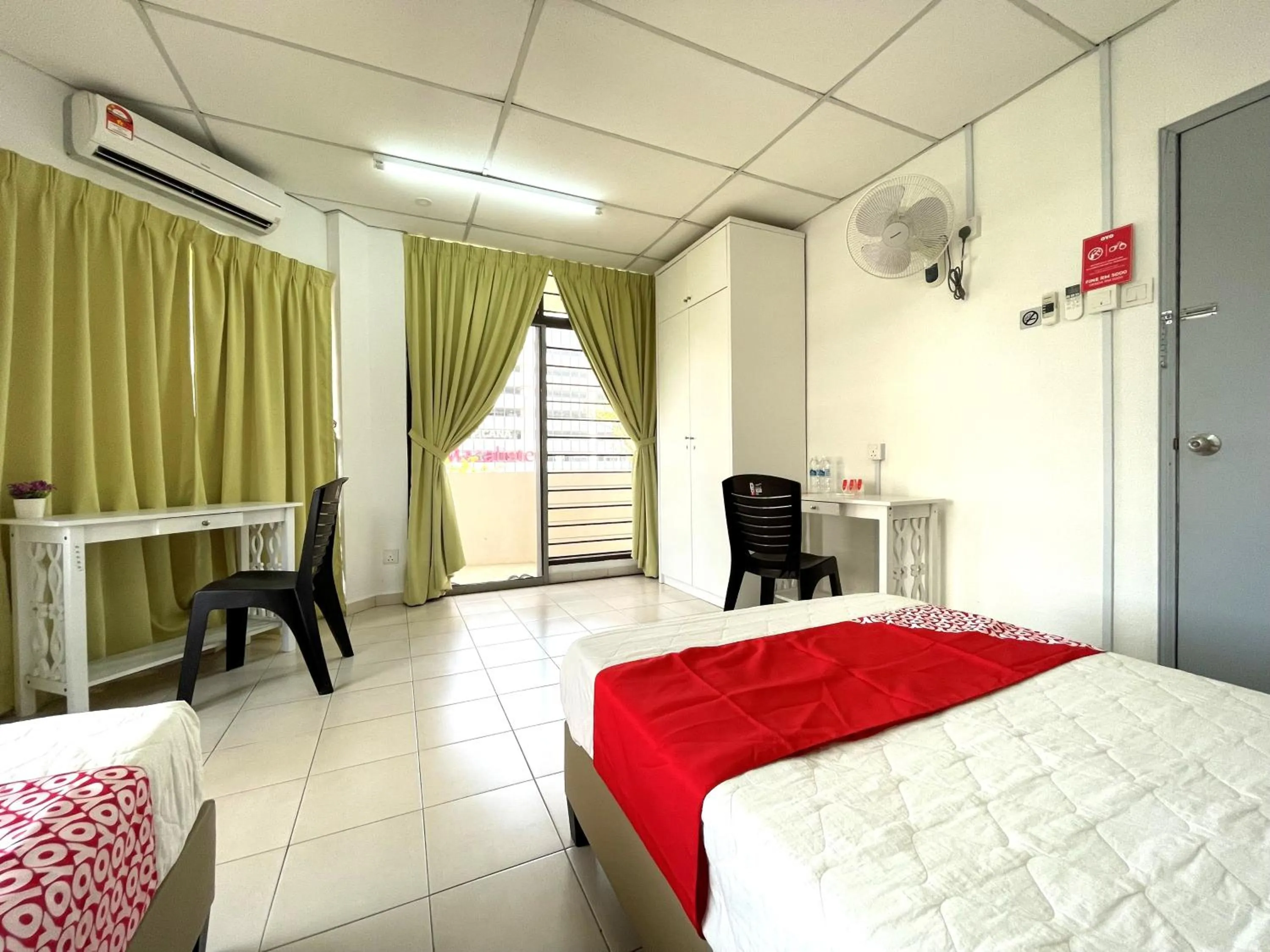 Bedroom, Bed in Hotel O Wg Guest House