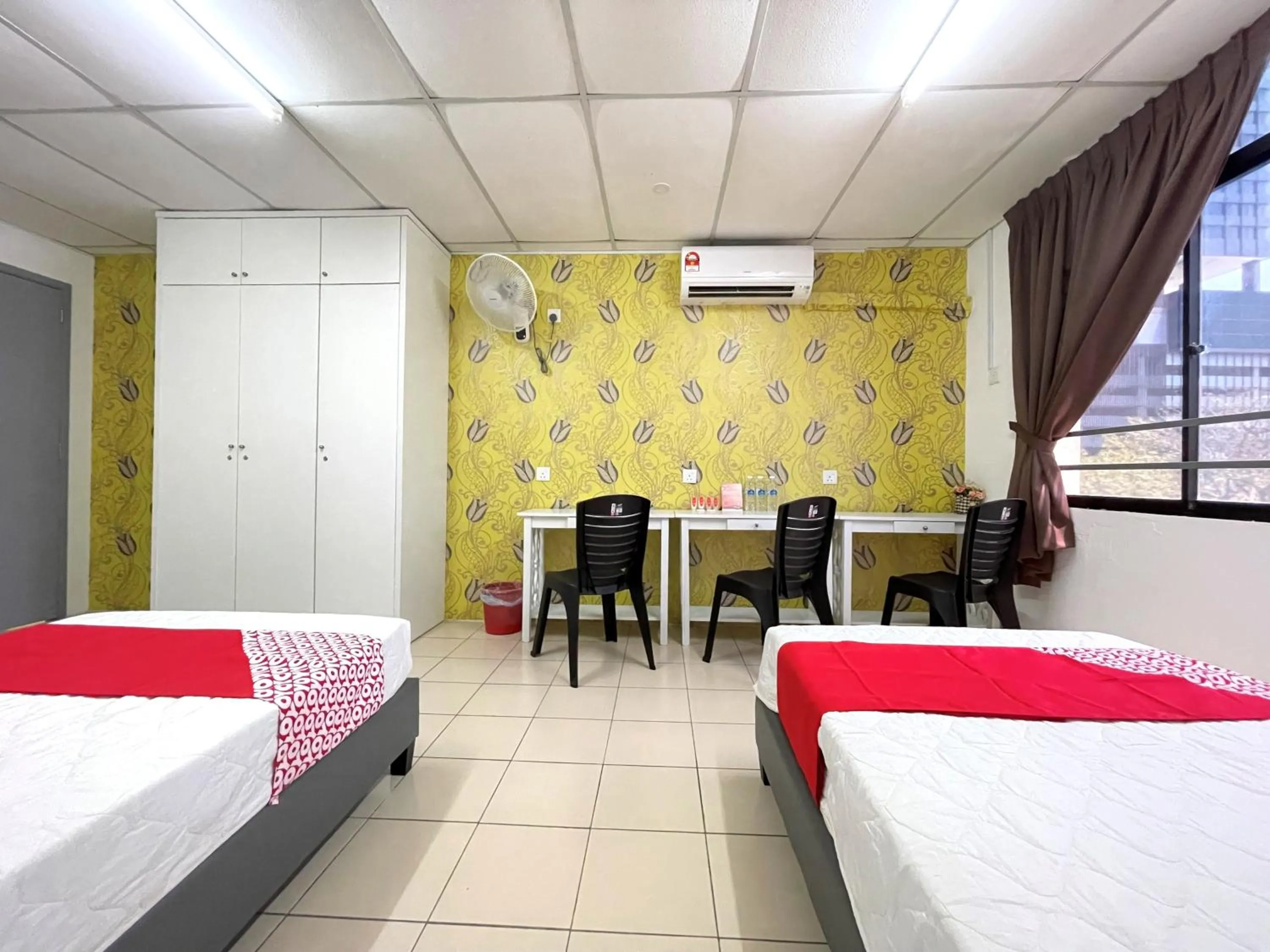 Bedroom, Bed in Hotel O Wg Guest House