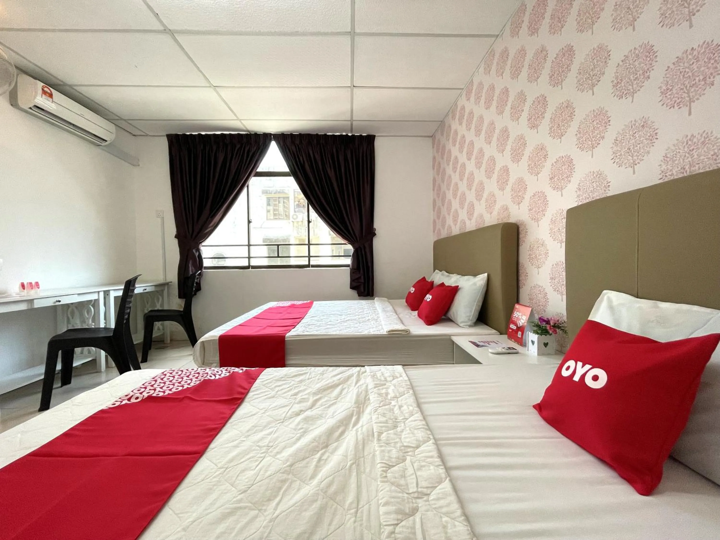 Double Room with Shared Bathroom in Hotel O Wg Guest House