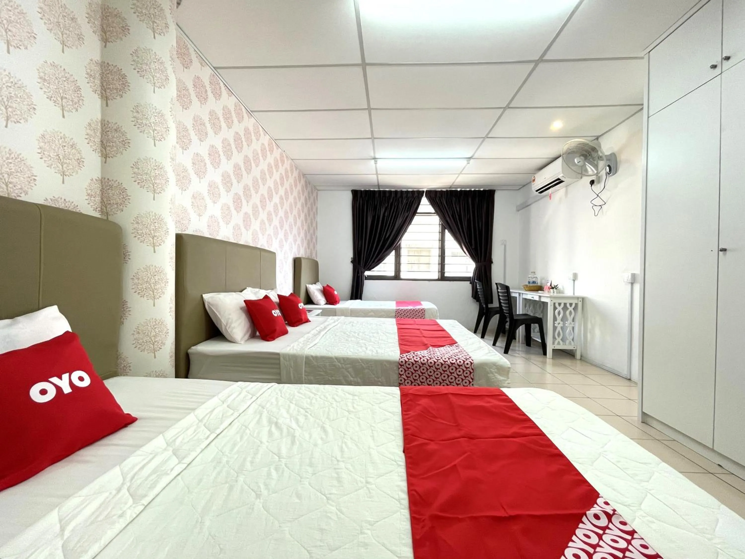 Family Room with Shared Bathroom in Hotel O Wg Guest House