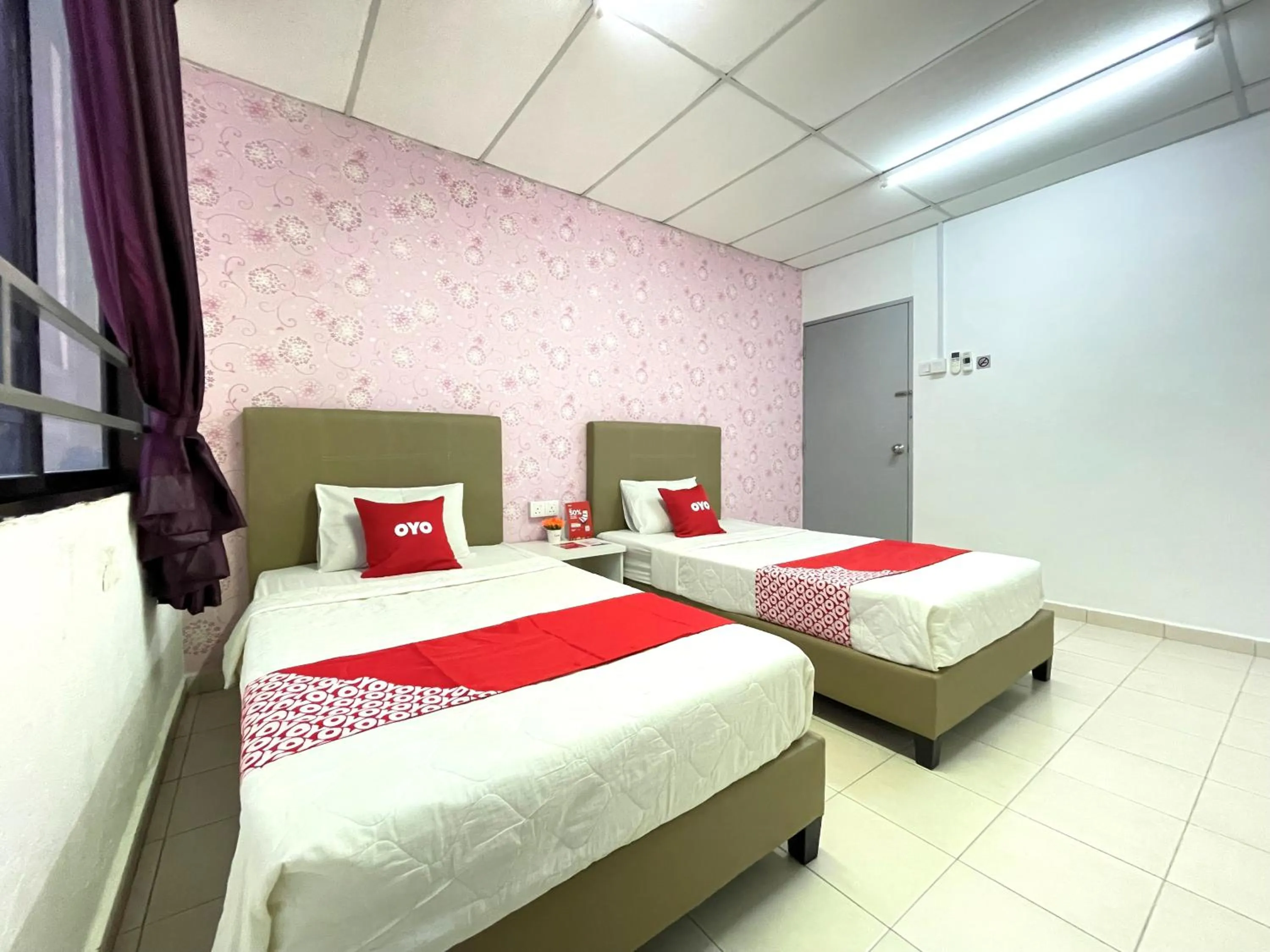 Bedroom, Bed in Hotel O Wg Guest House