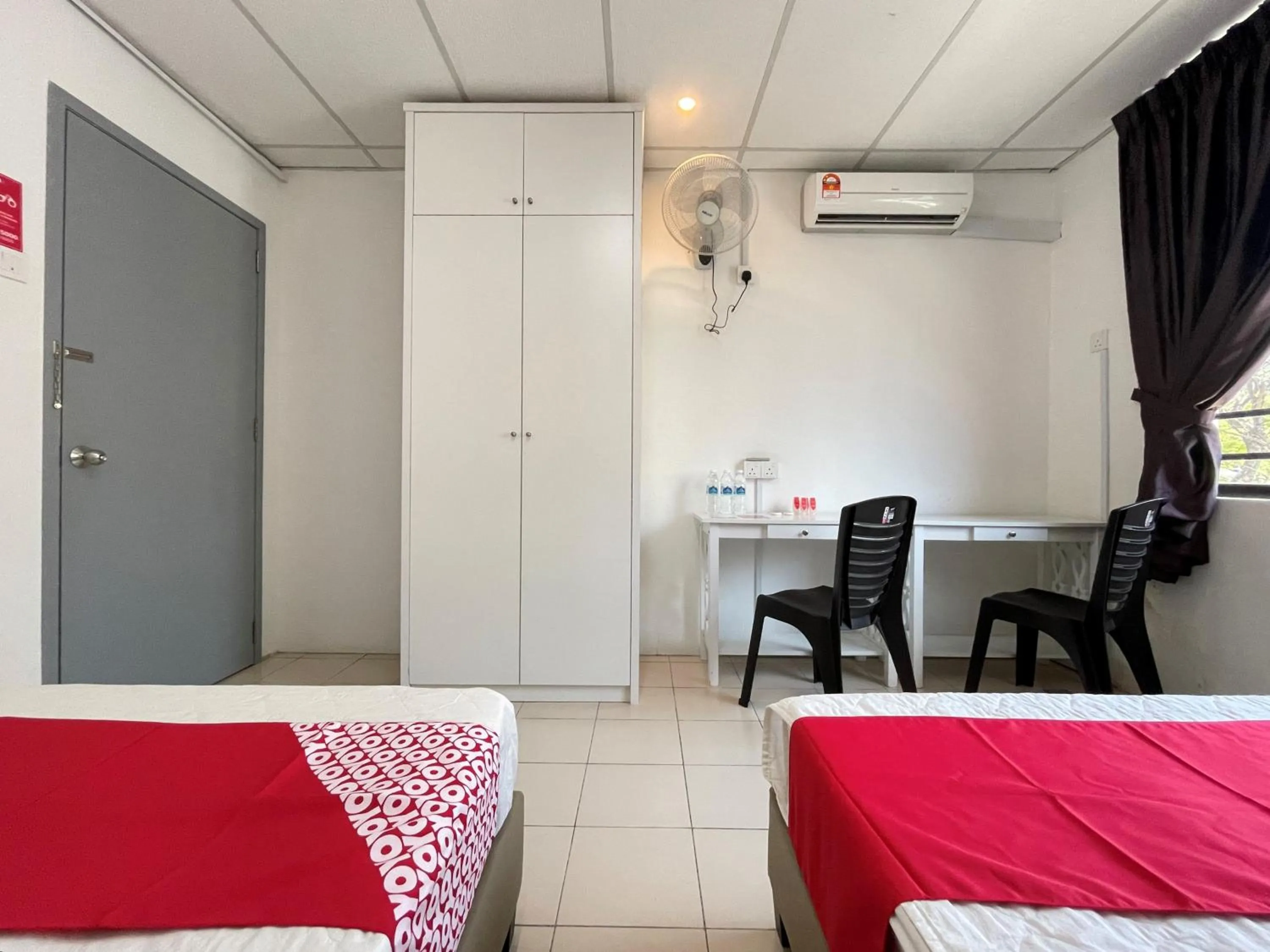 Bedroom, Bed in Hotel O Wg Guest House