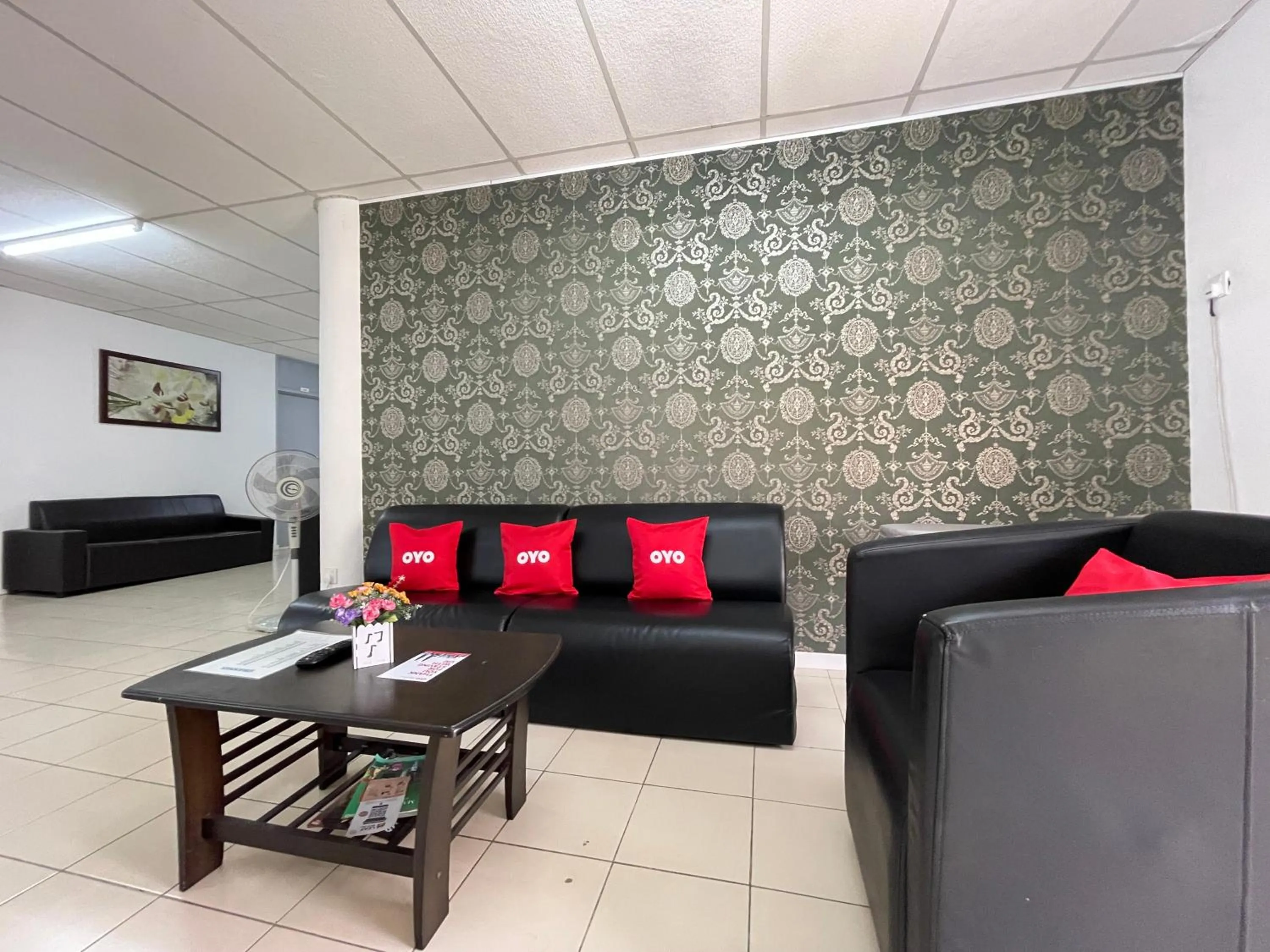 Living room in Hotel O Wg Guest House