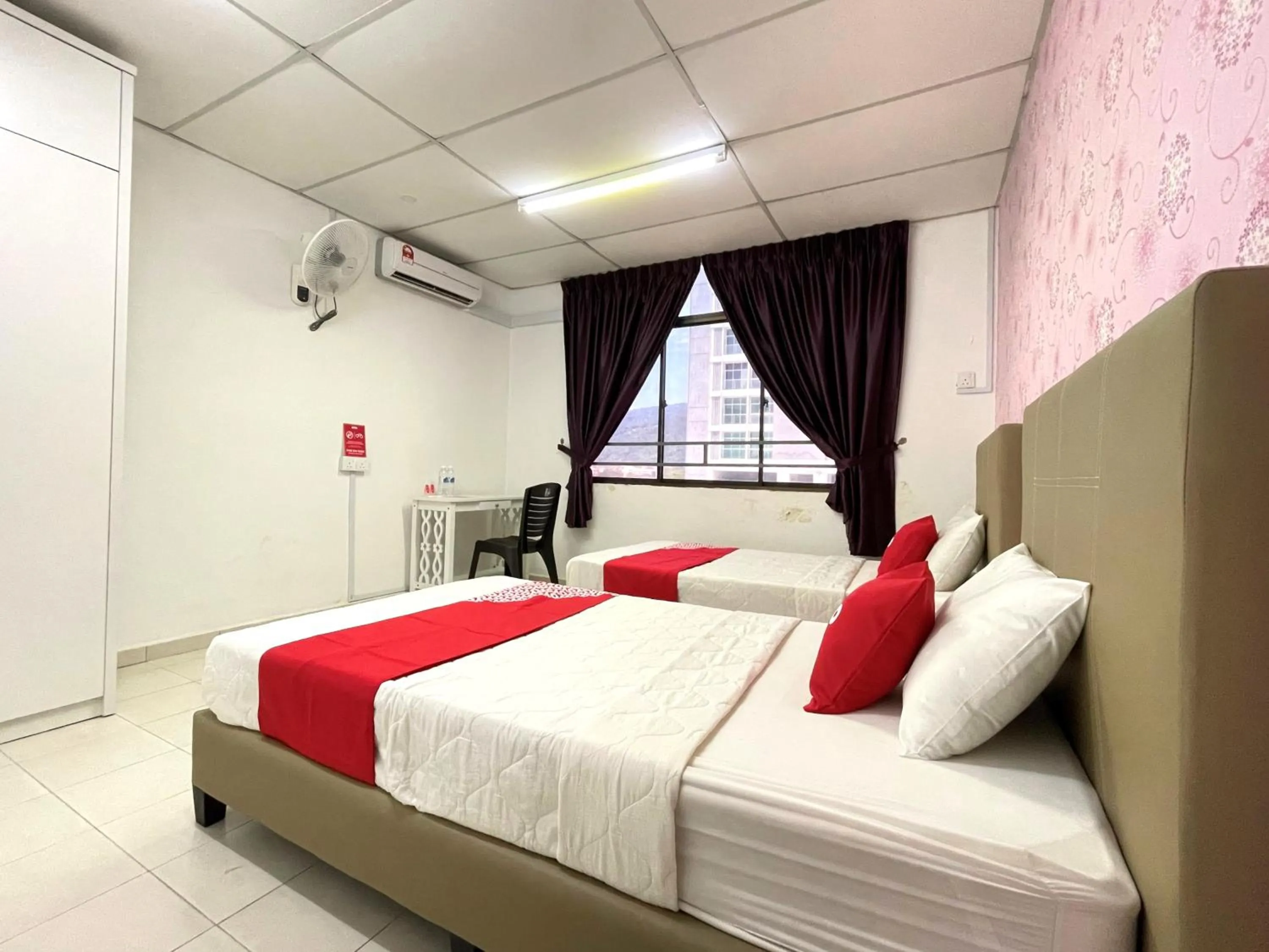 Bedroom, Bed in Hotel O Wg Guest House