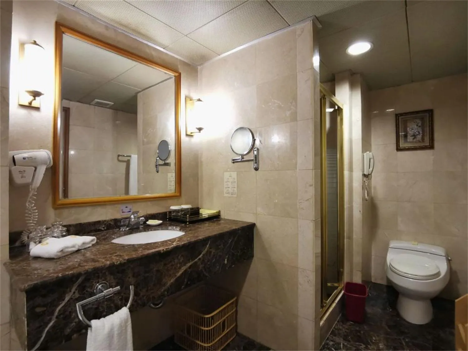 Qingdao Oceanwide Elite Hotel