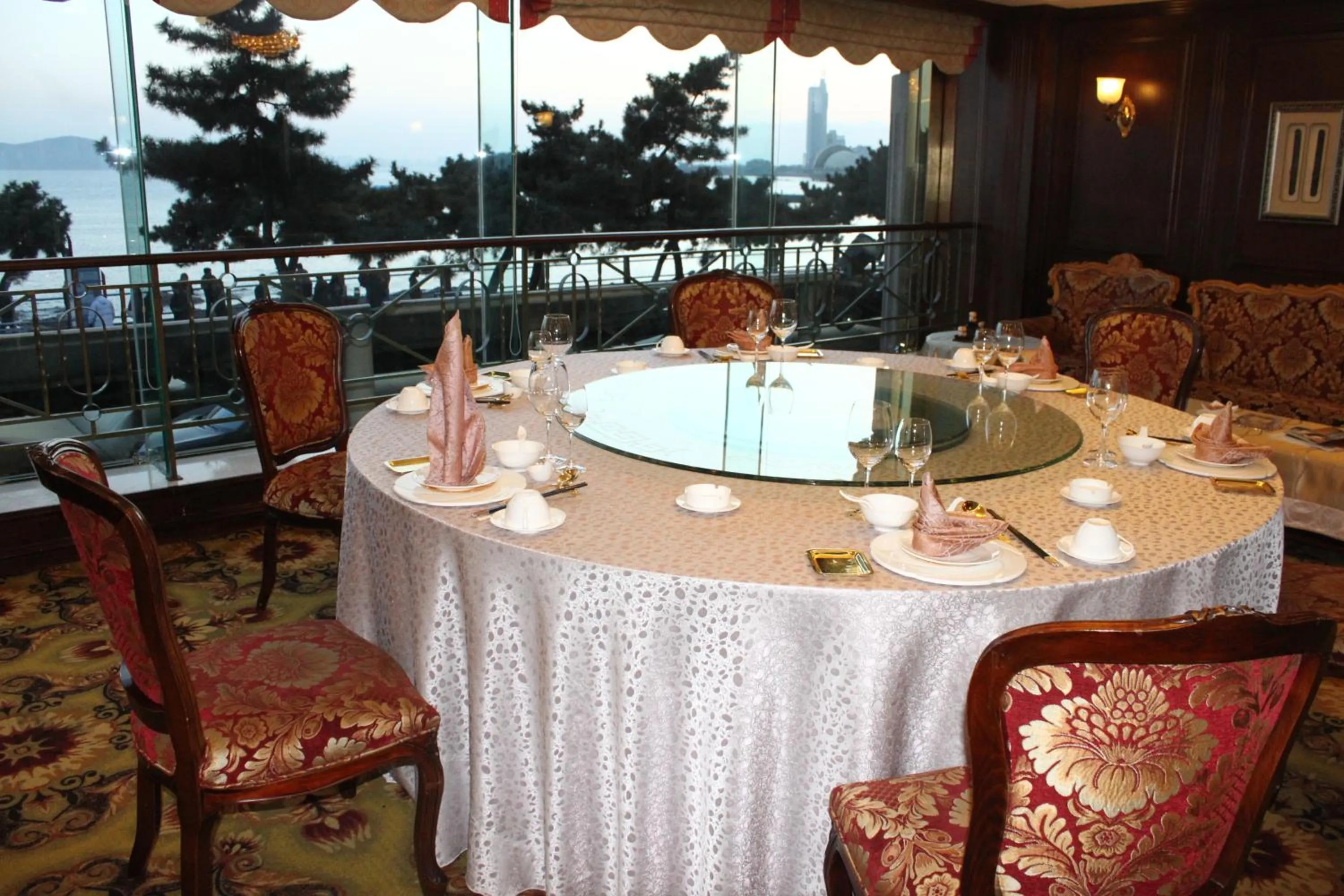 Restaurant/places to eat in Qingdao Oceanwide Elite Hotel