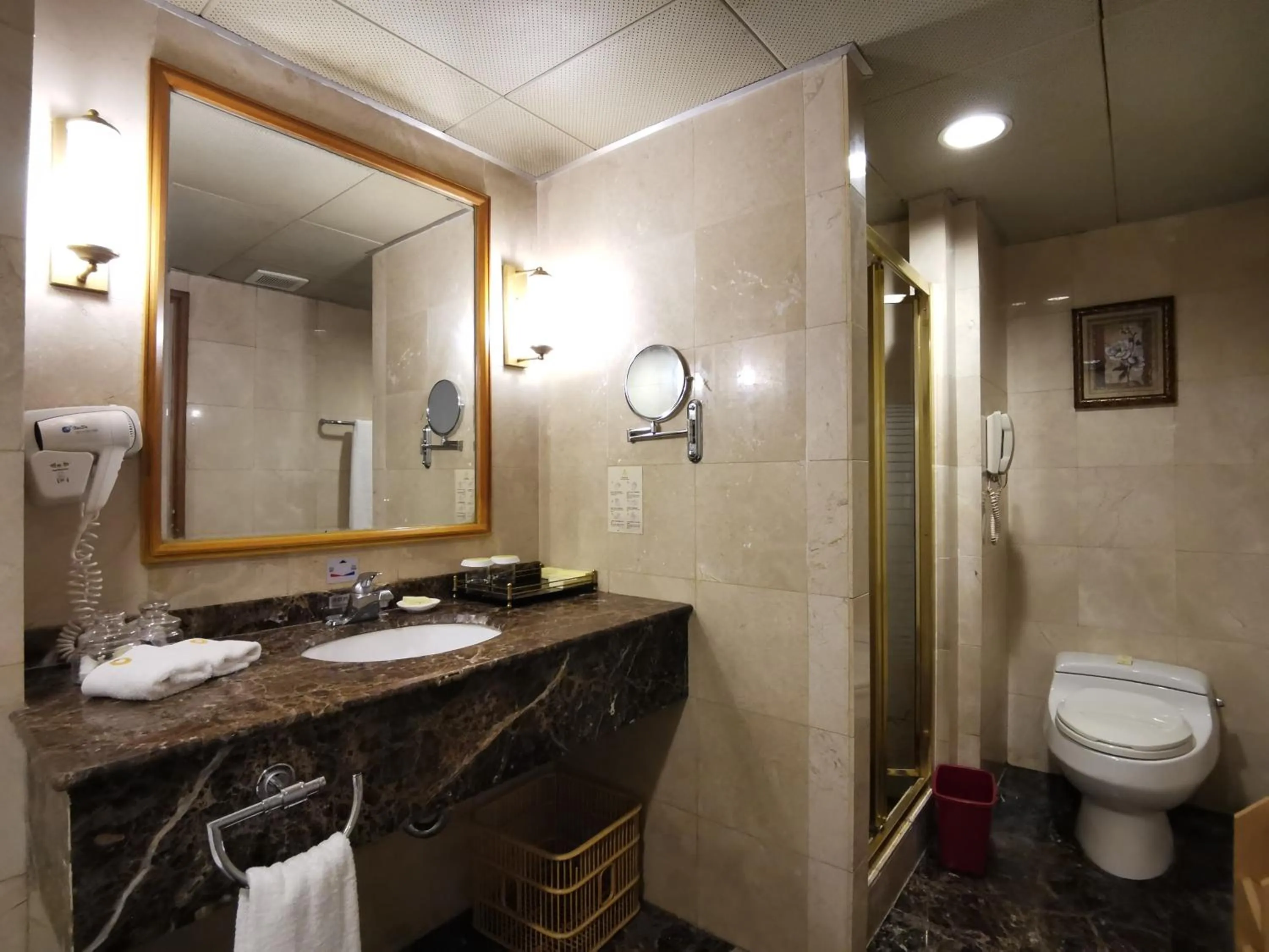 Qingdao Oceanwide Elite Hotel