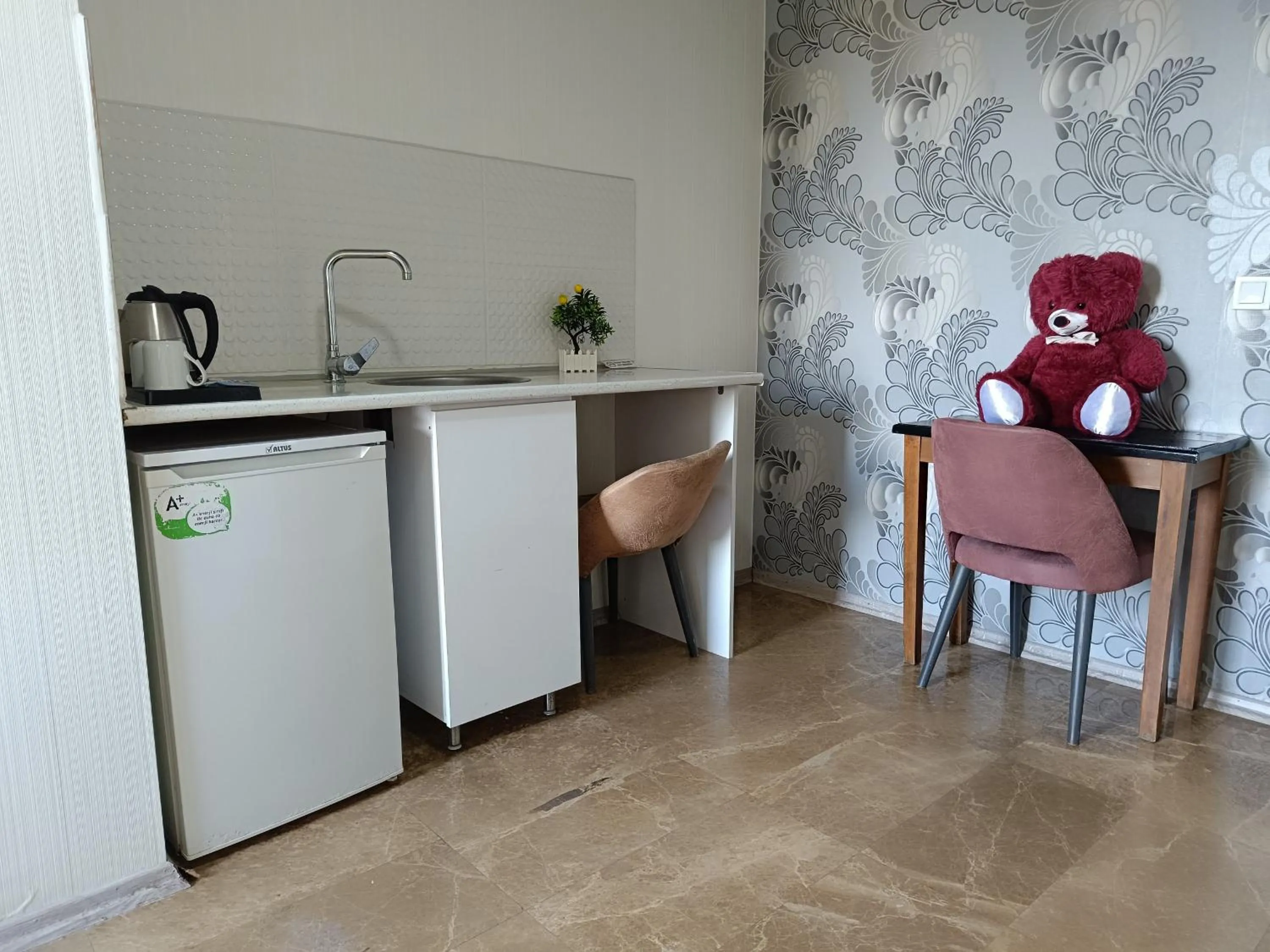 Coffee/tea facilities in Fora Inn Lara