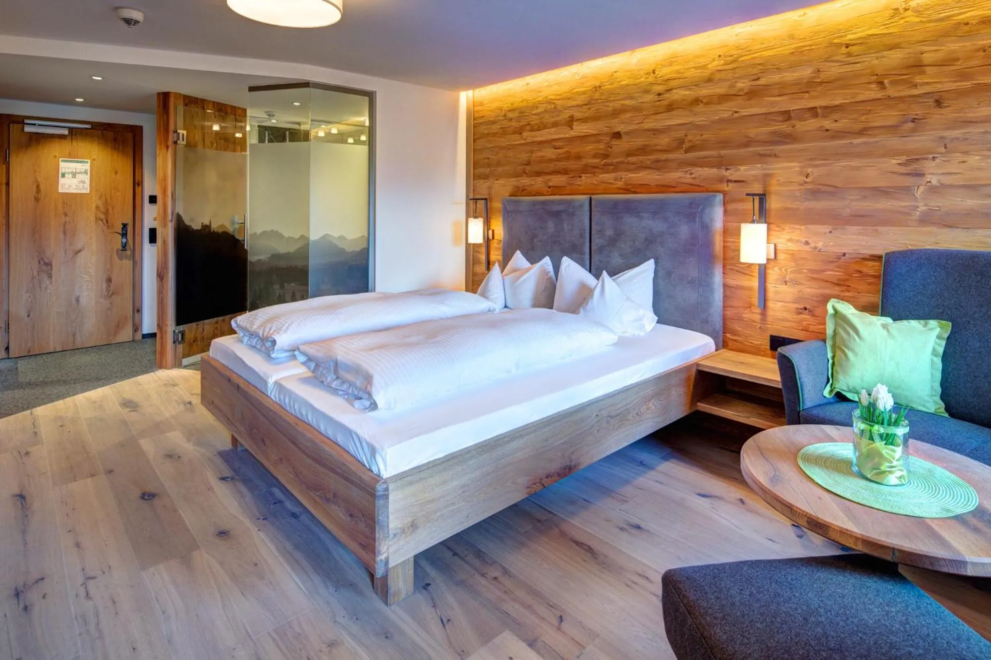 Seating area, Bed in Hotel Helmer