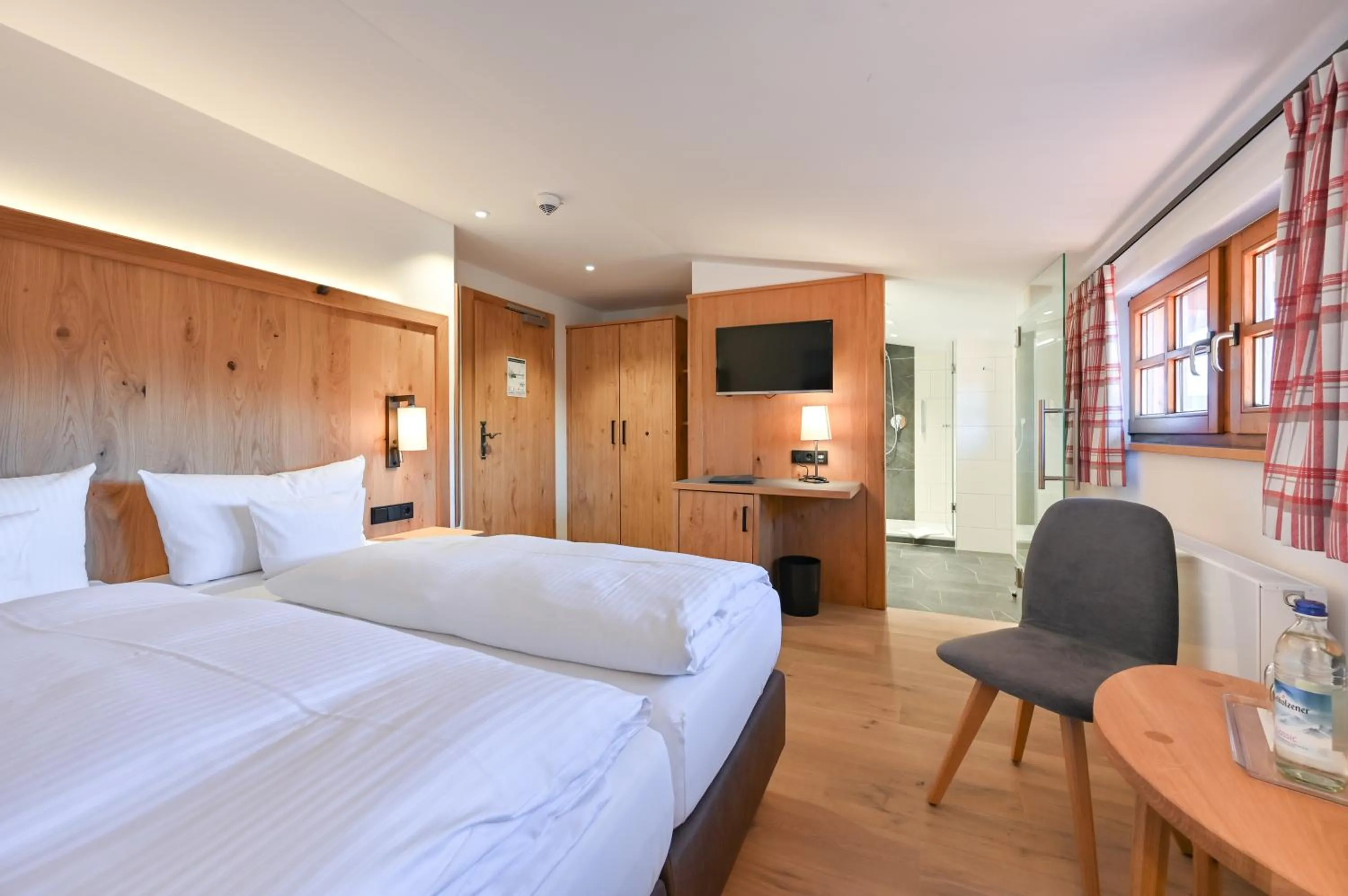 Photo of the whole room, Bed in Hotel Helmer