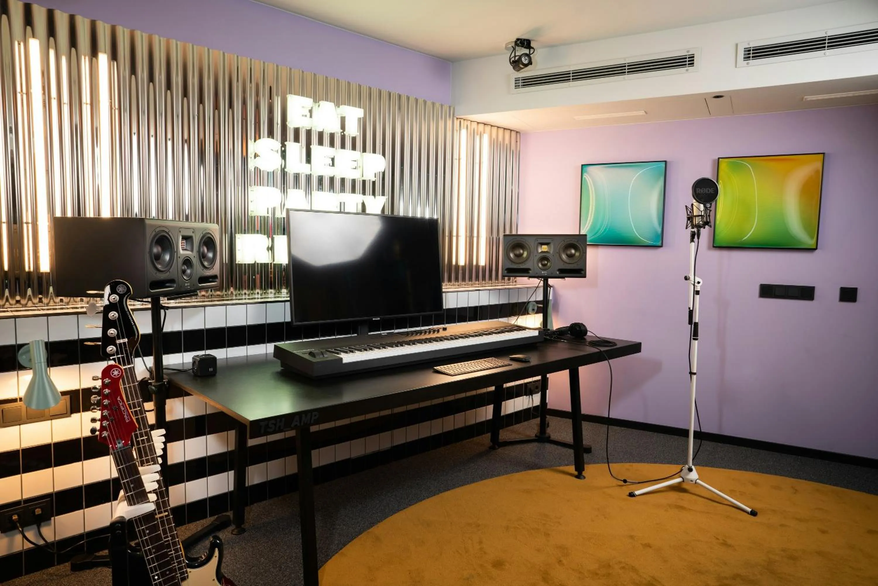 Meeting/conference room in The Social Hub Berlin Alexanderplatz