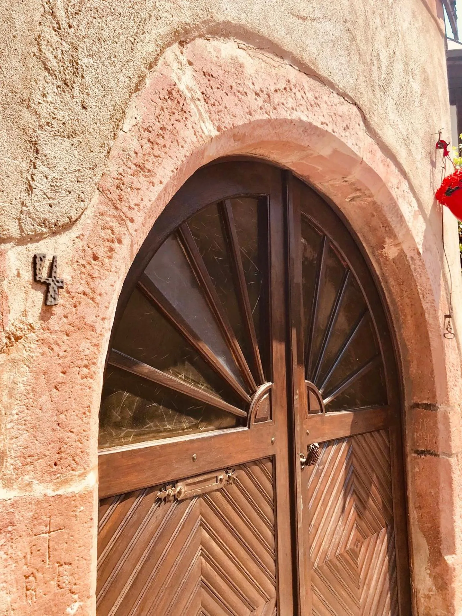 Facade/entrance in AUX DEUX CIGOGNES AMMERSCHWIHR