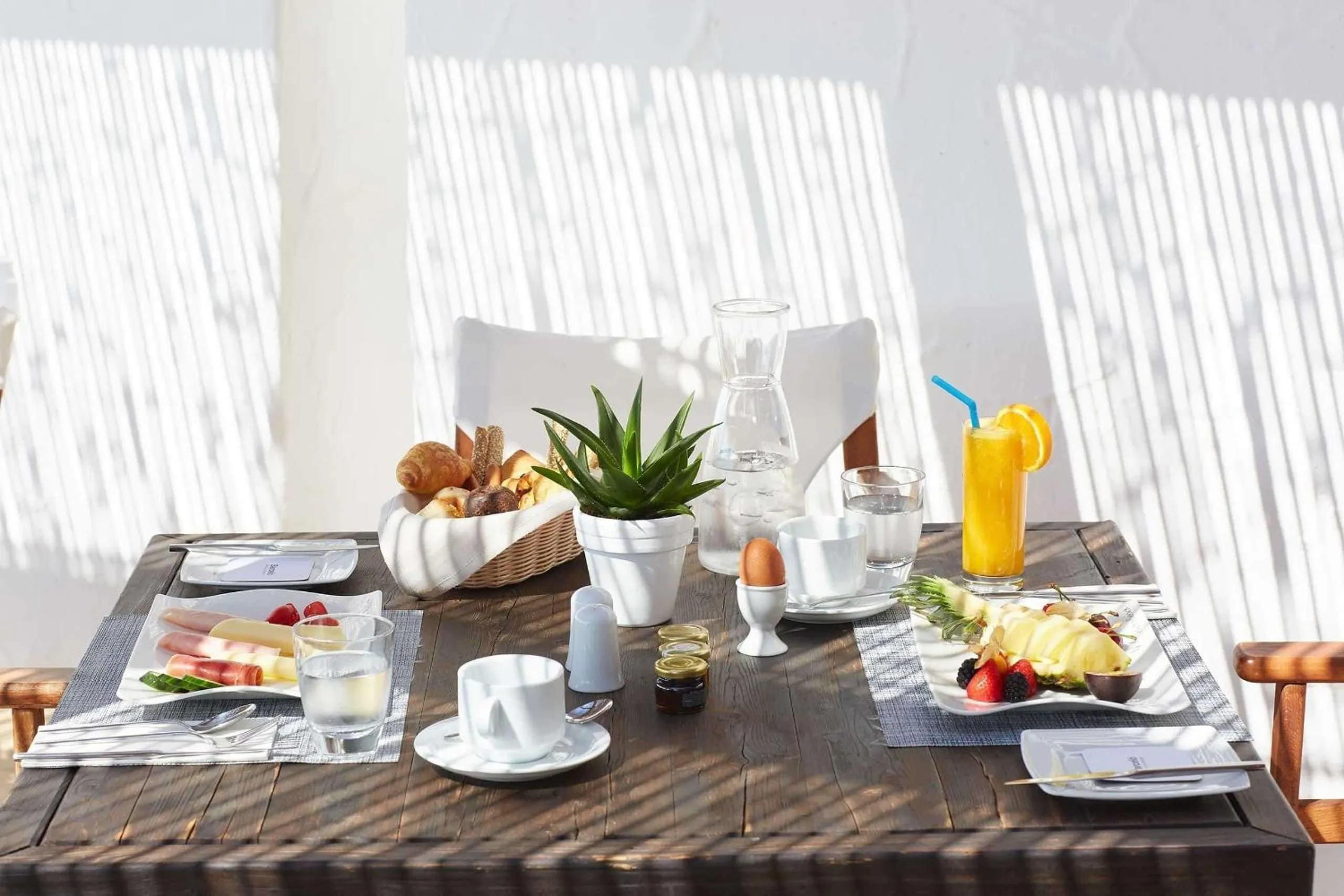 Restaurant/places to eat in Hydra Beach Resort