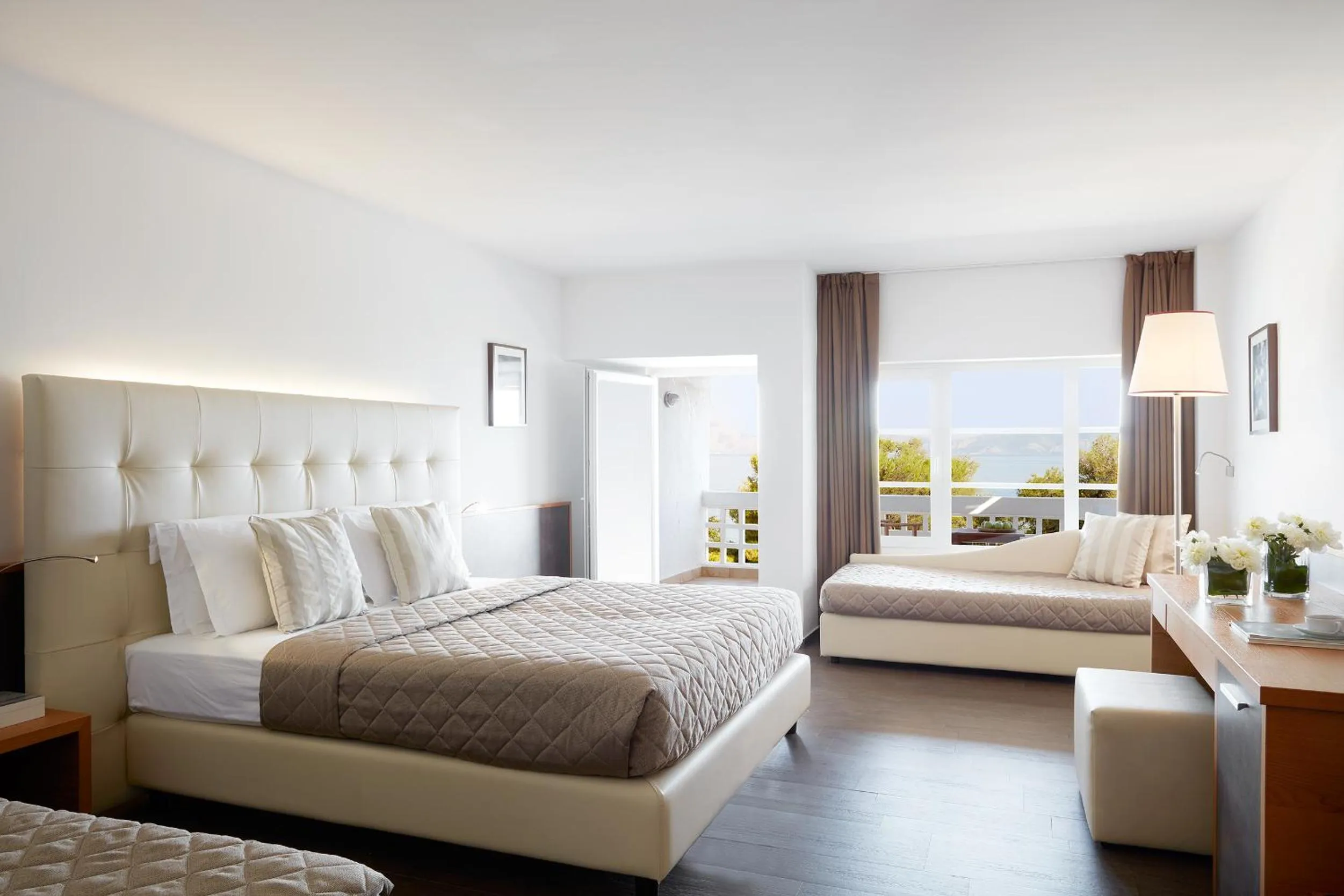 Bedroom, Bed in Hydra Beach Resort