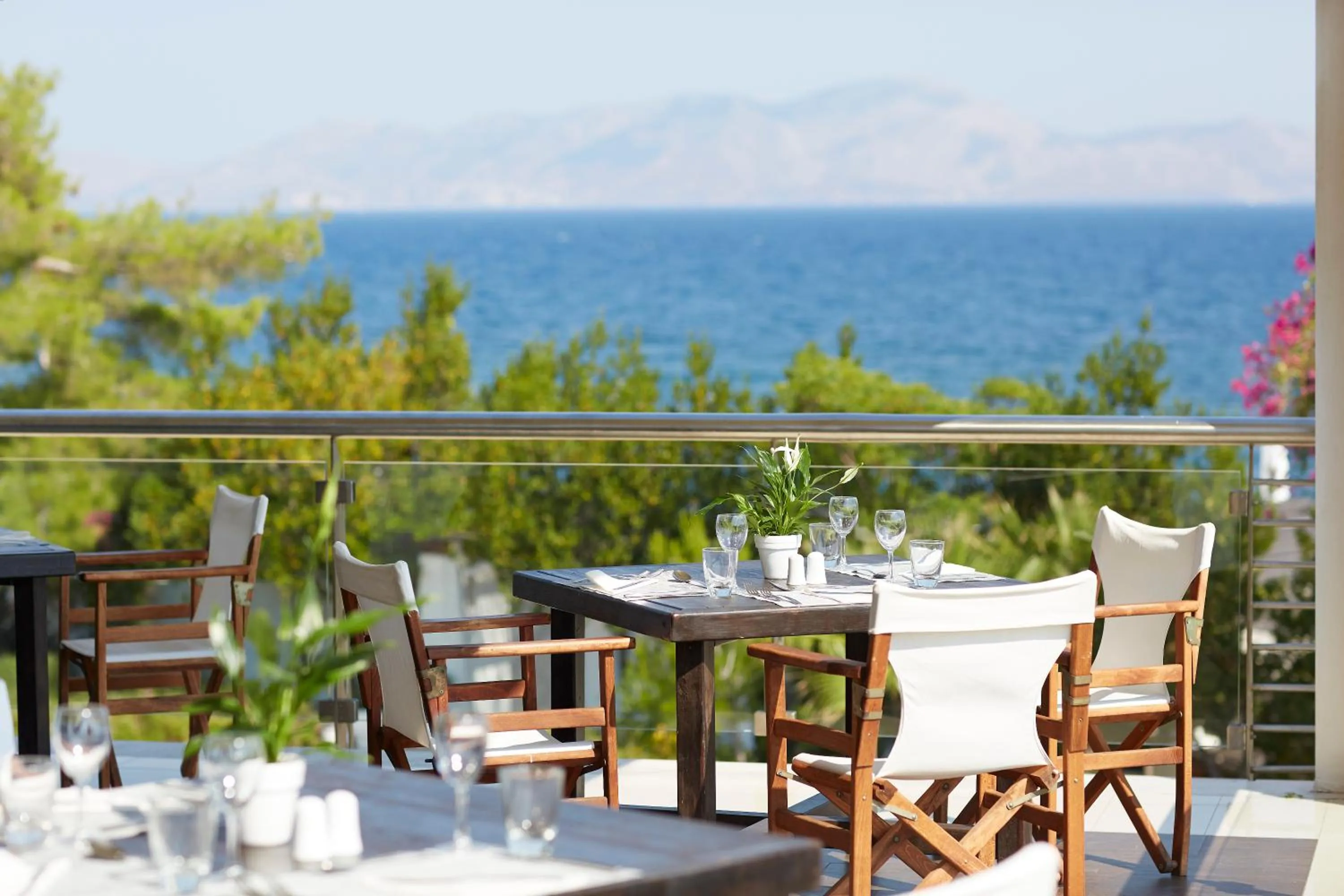 Restaurant/places to eat in Hydra Beach Resort