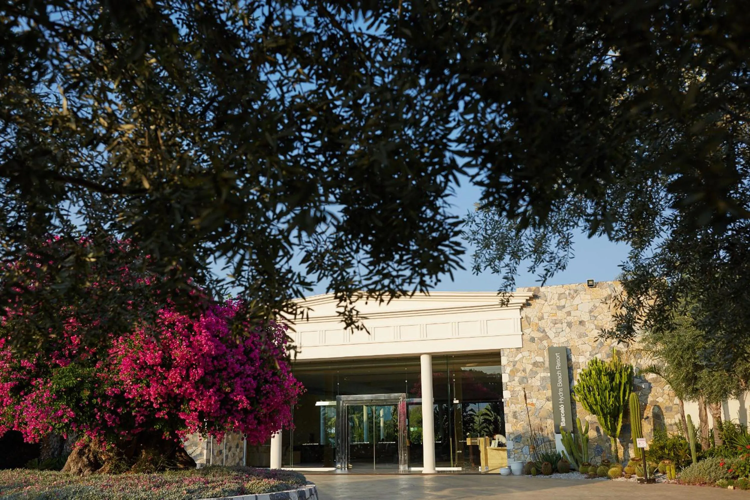 Facade/entrance in Hydra Beach Resort