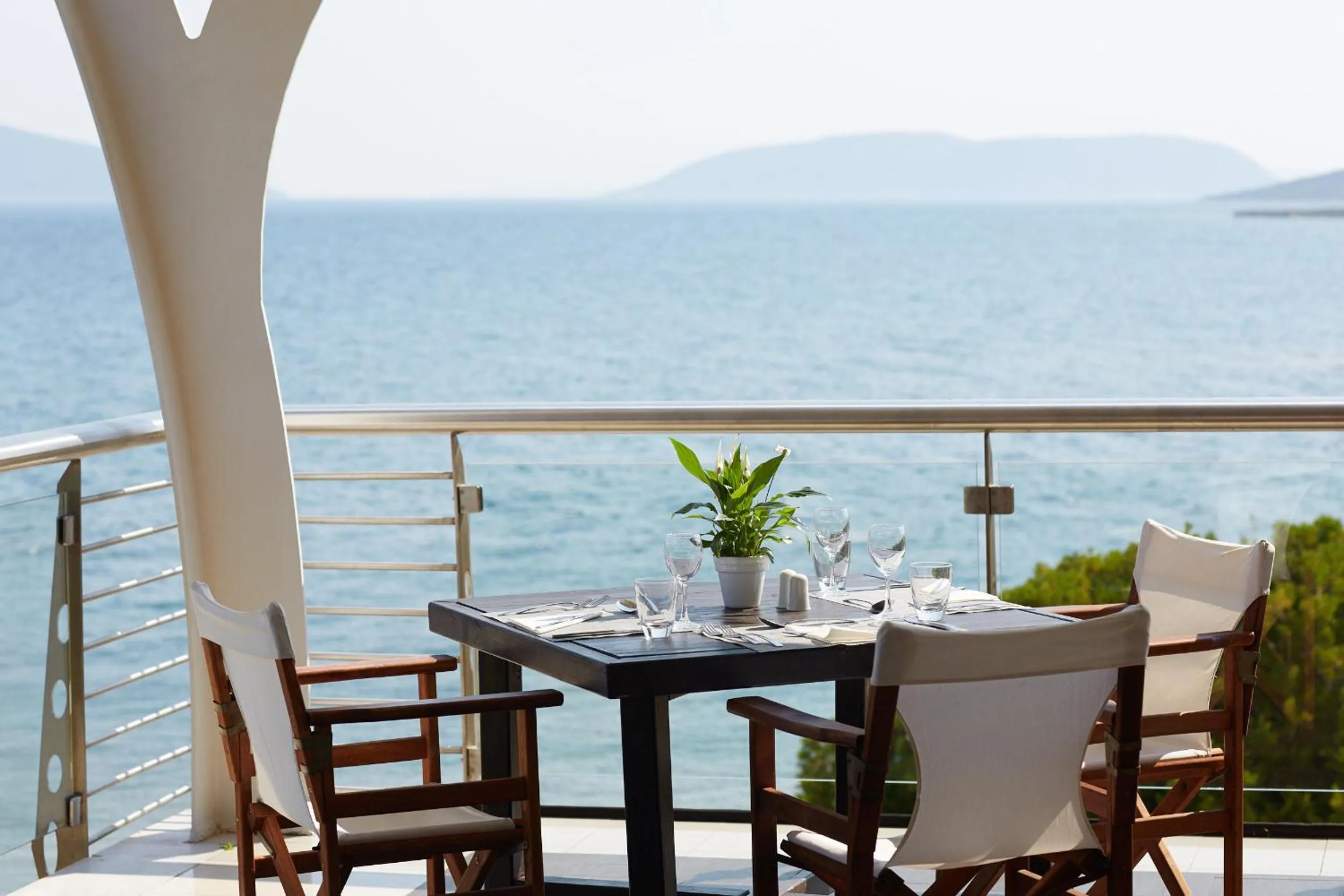 Restaurant/places to eat in Hydra Beach Resort