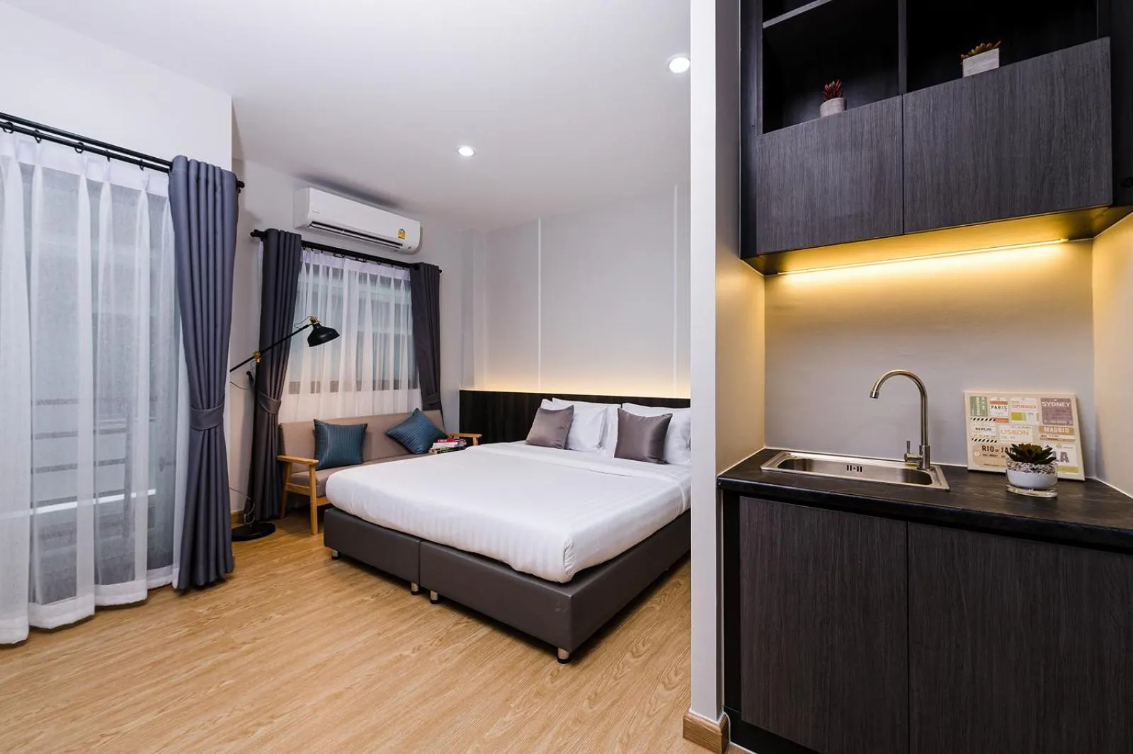 Bedroom, Bed in College Haus Rangnam