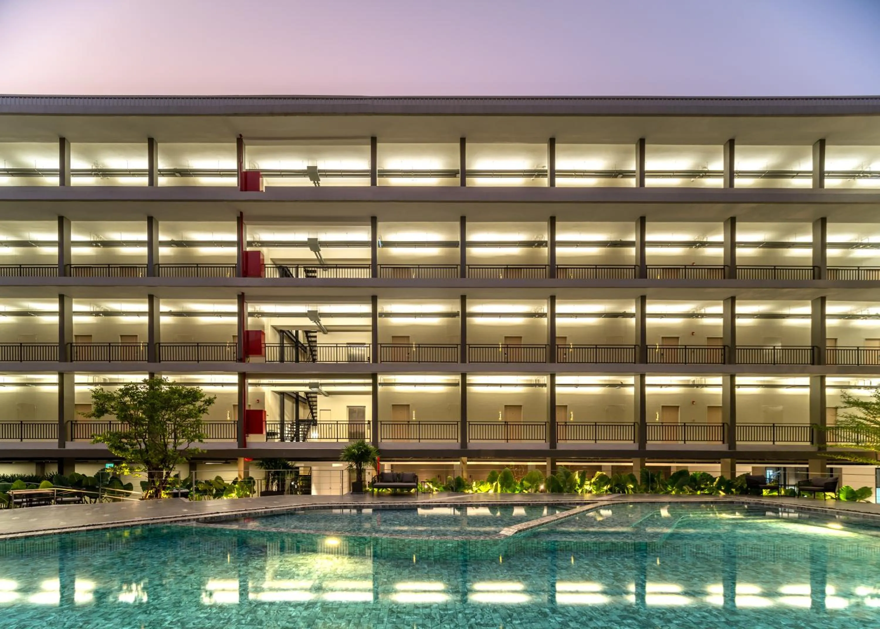 Pool view in College Haus Rangnam