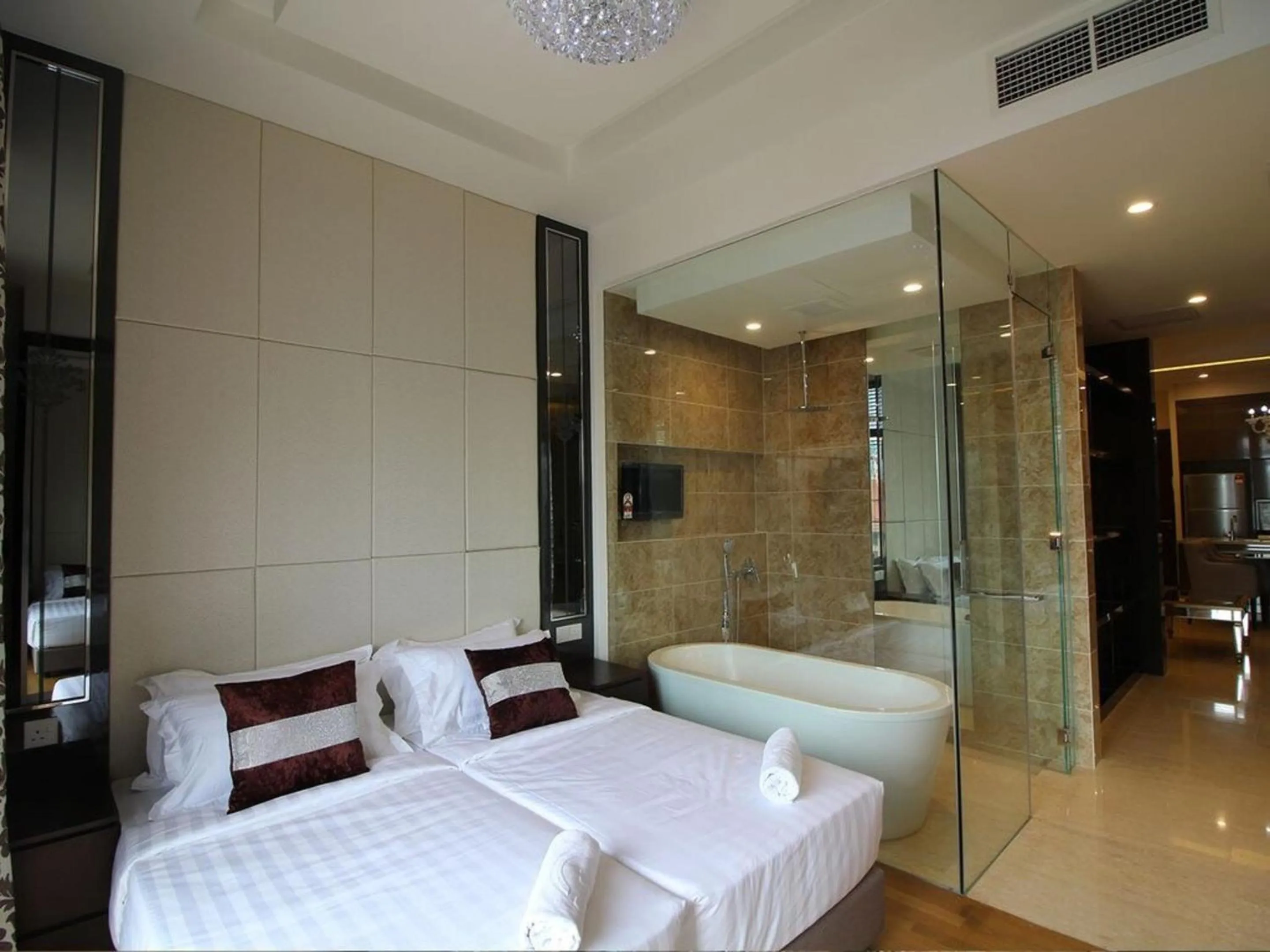 Shower, Bed in Dorsett Residences Bukit Bintang