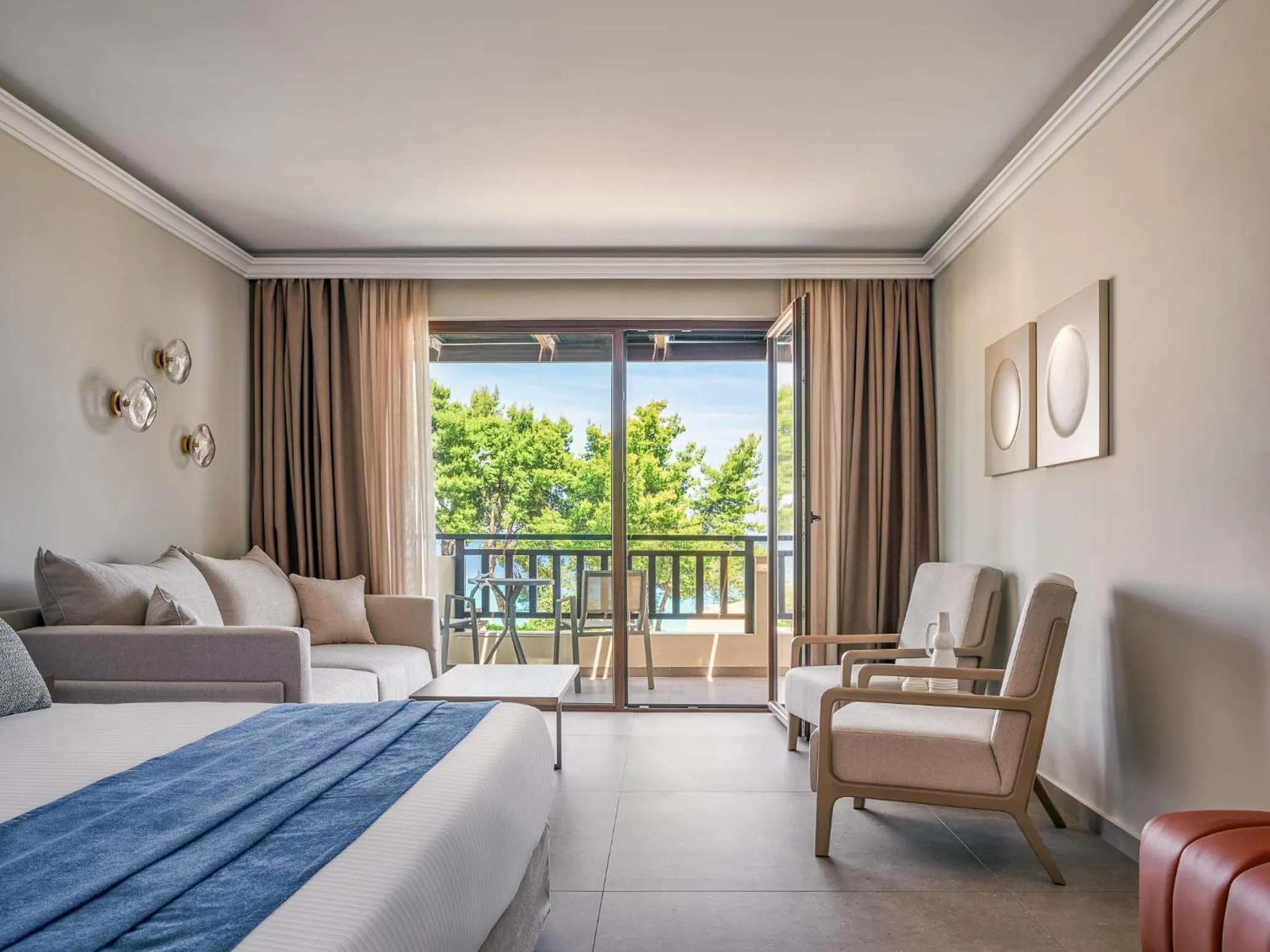 Bedroom, Bed in Aegean Melathron Thalasso Spa Hotel