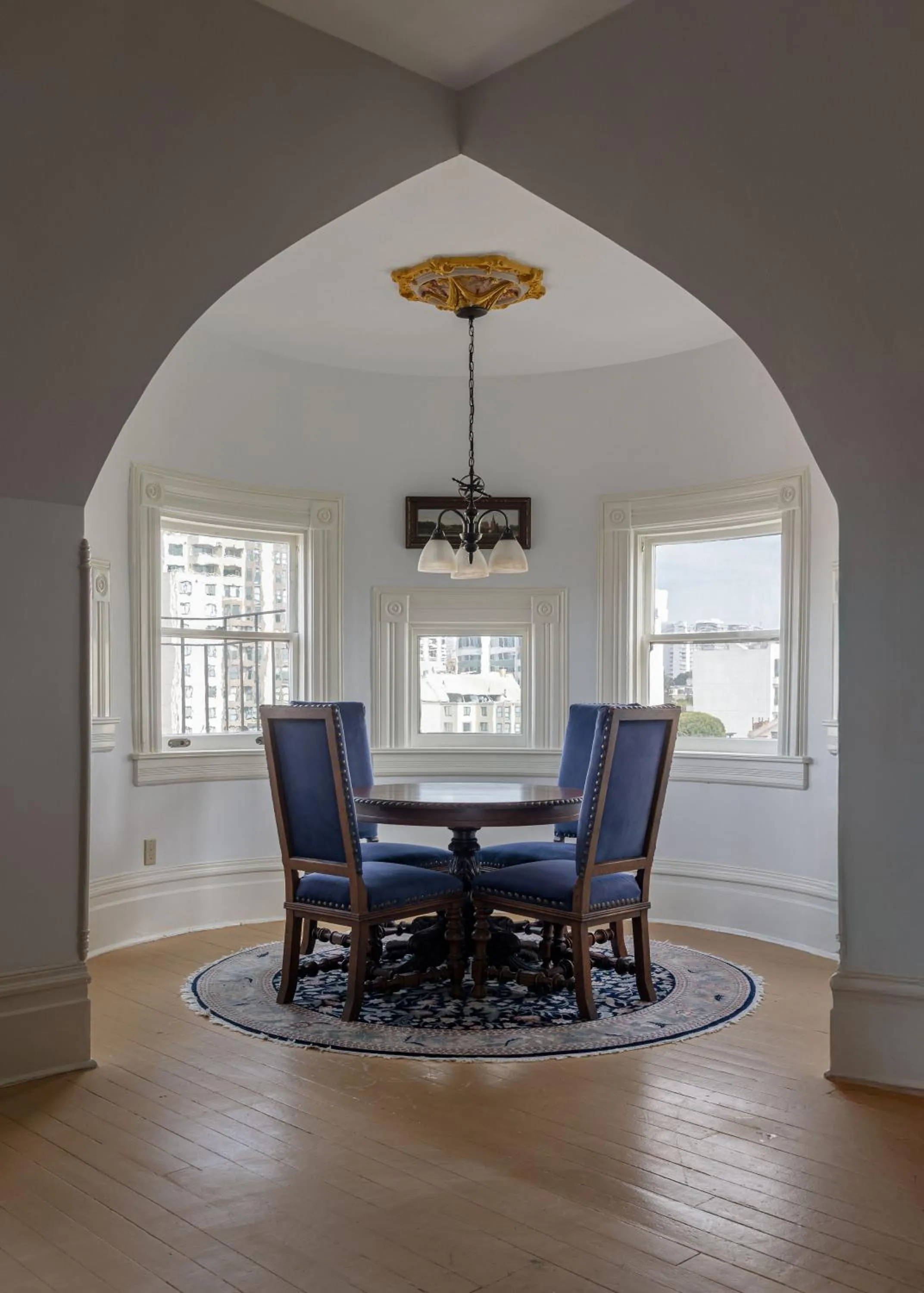 Seating area in Chateau Tivoli Bed and Breakfast