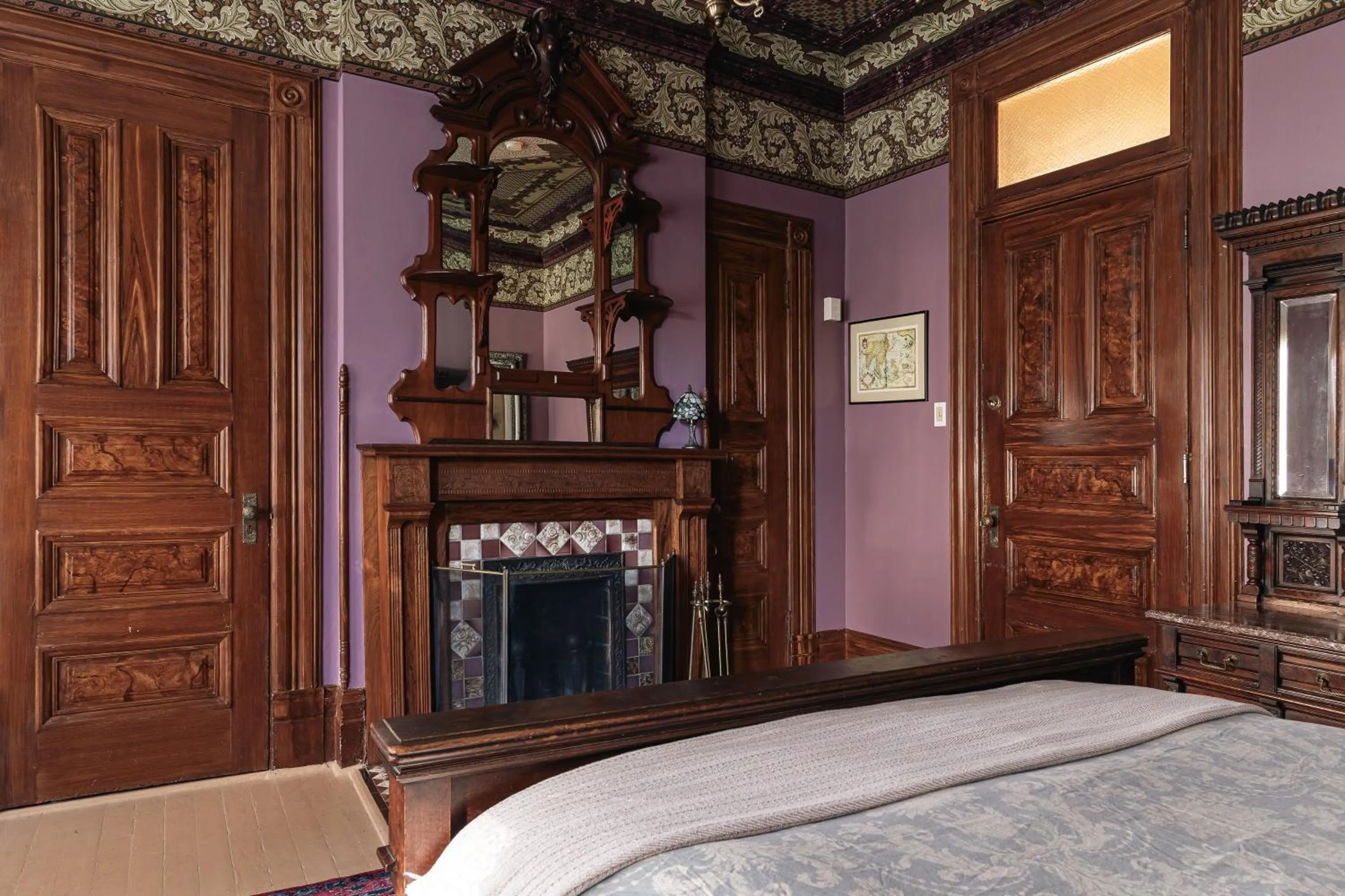 Bedroom in Chateau Tivoli Bed and Breakfast