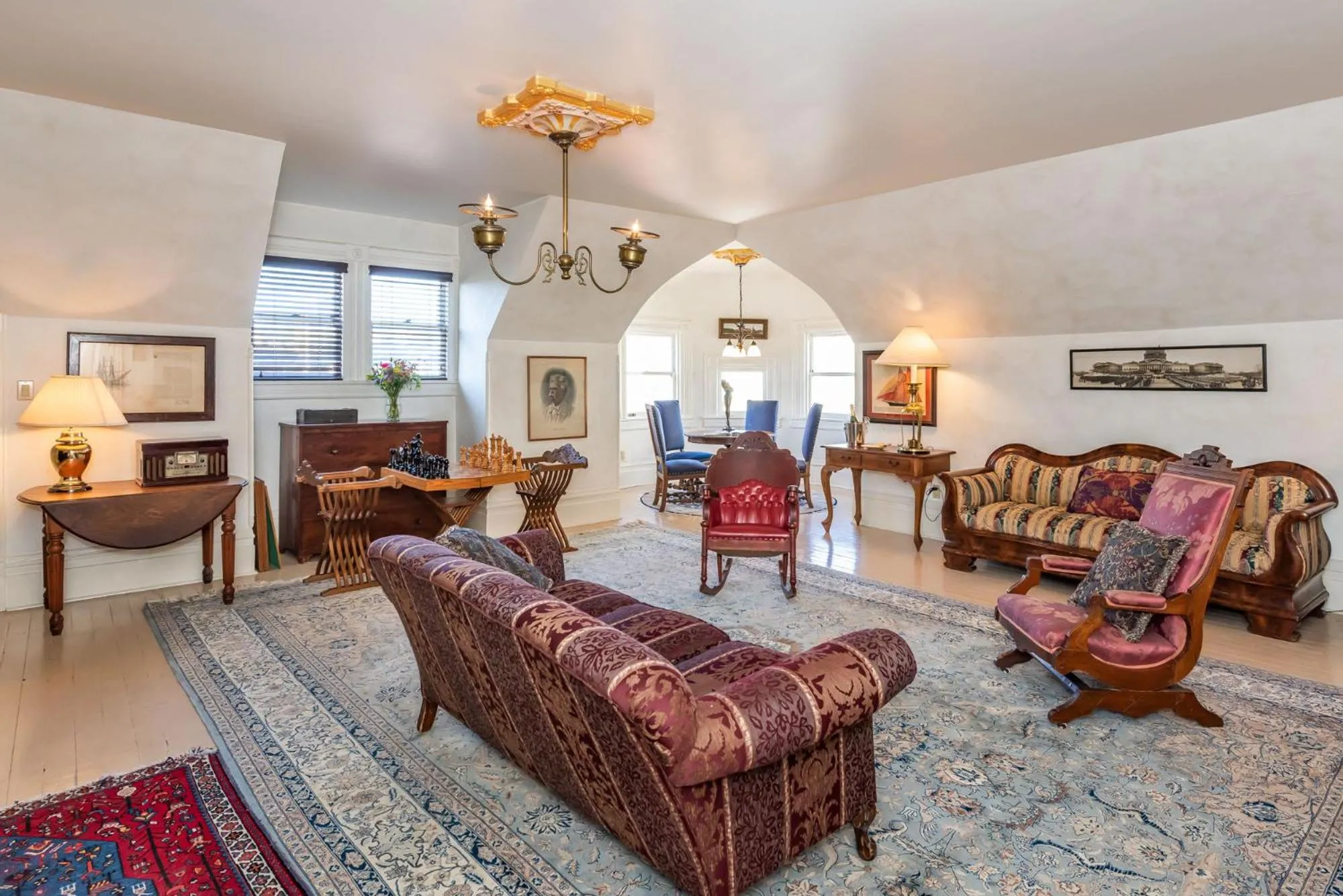 Living room in Chateau Tivoli Bed and Breakfast
