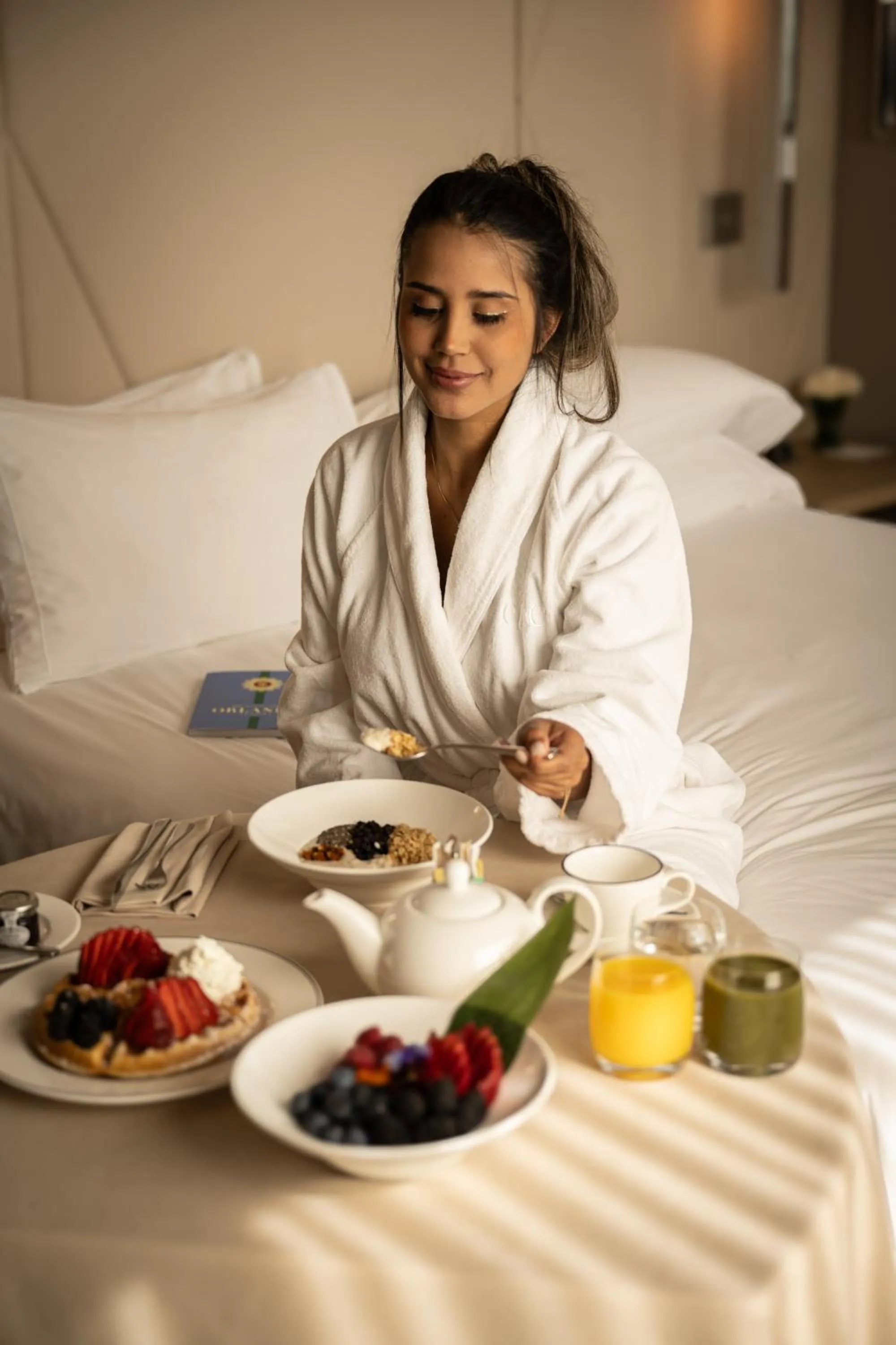 room service, Bed in ette luxury hotel & spa - Near Disney Theme Parks