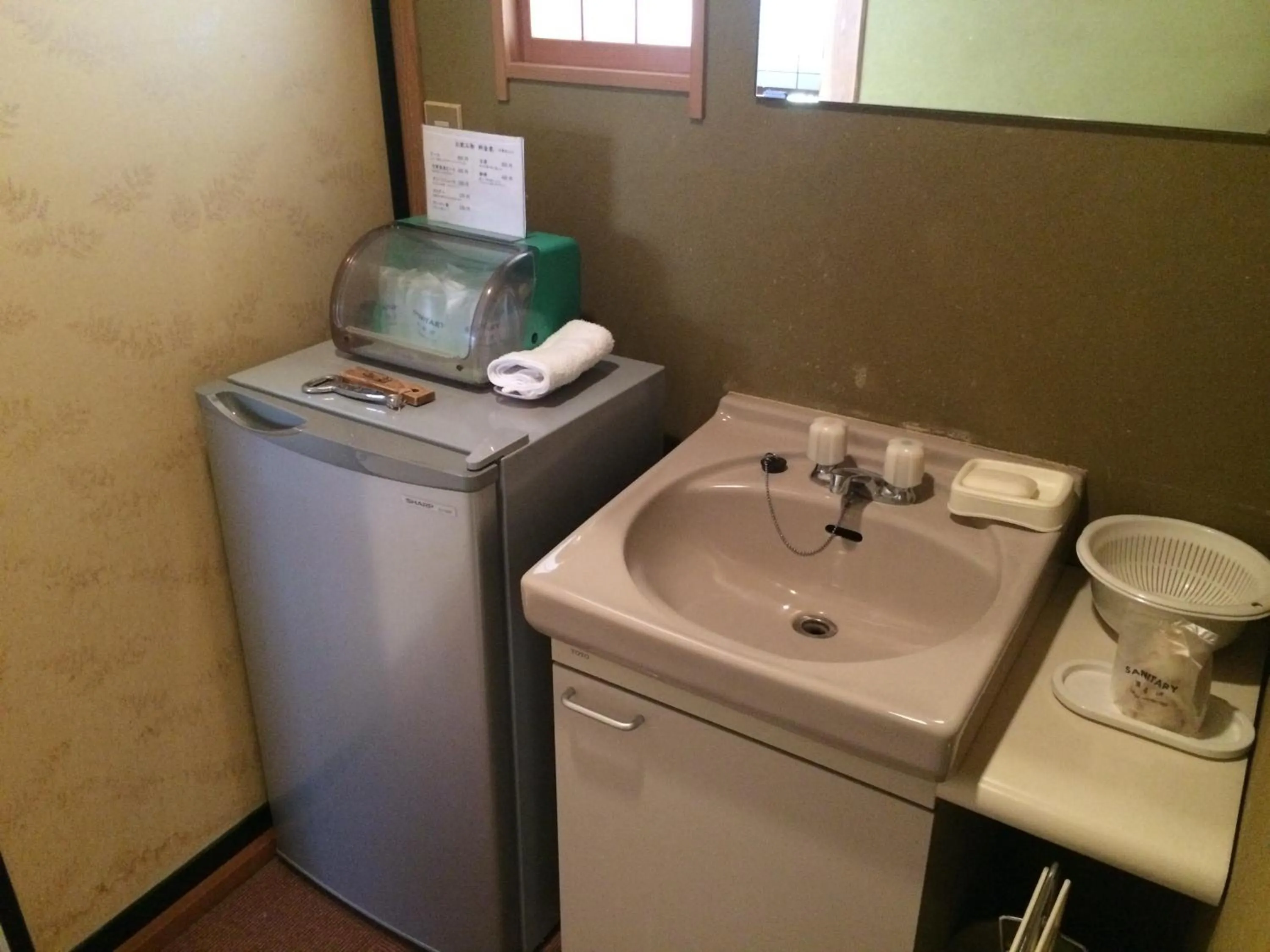 Photo of the whole room in Yudanaka Onsen Yamazakiya