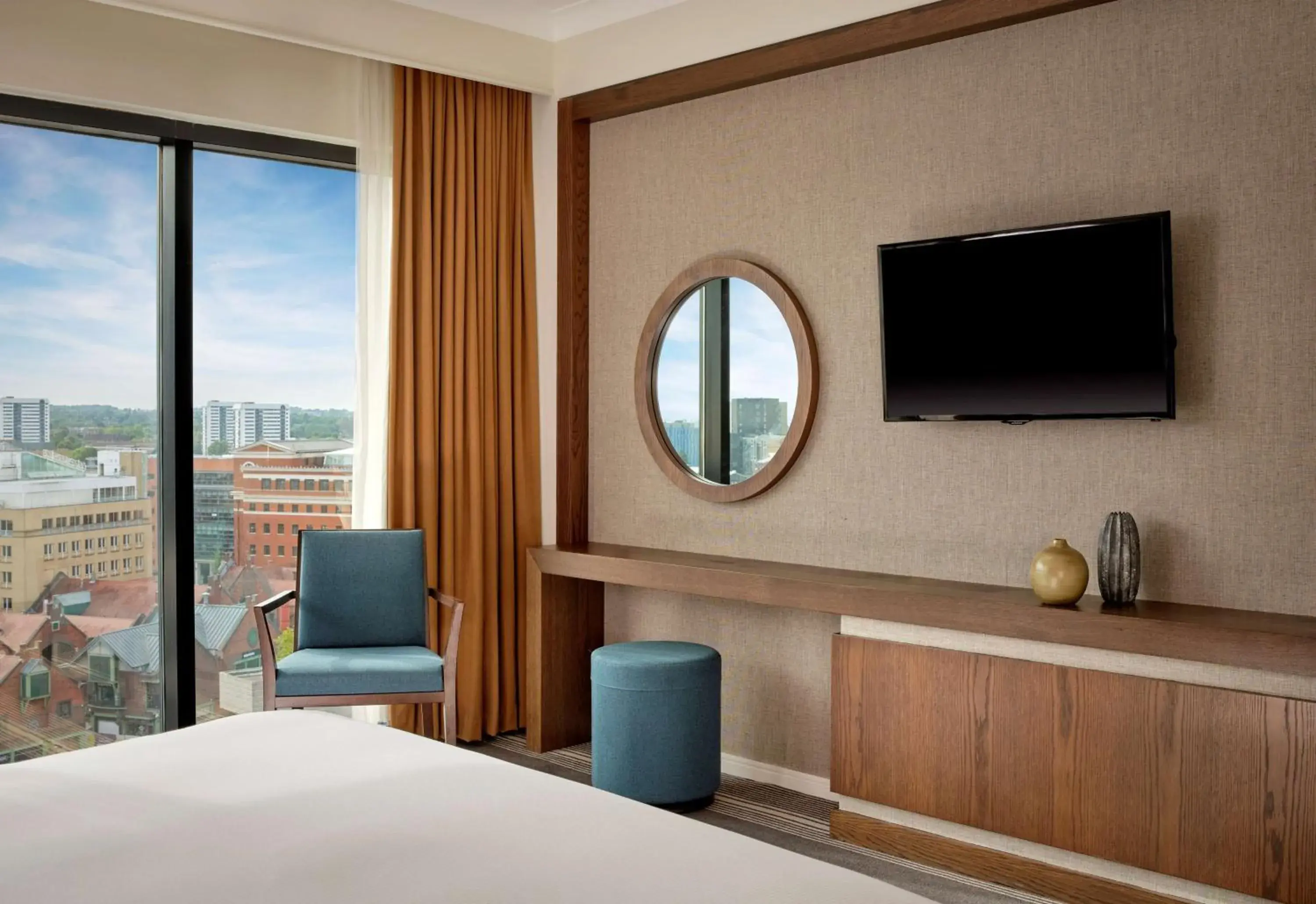 Suite in Hyatt Regency Birmingham Suite in Hyatt Regency Birmingham