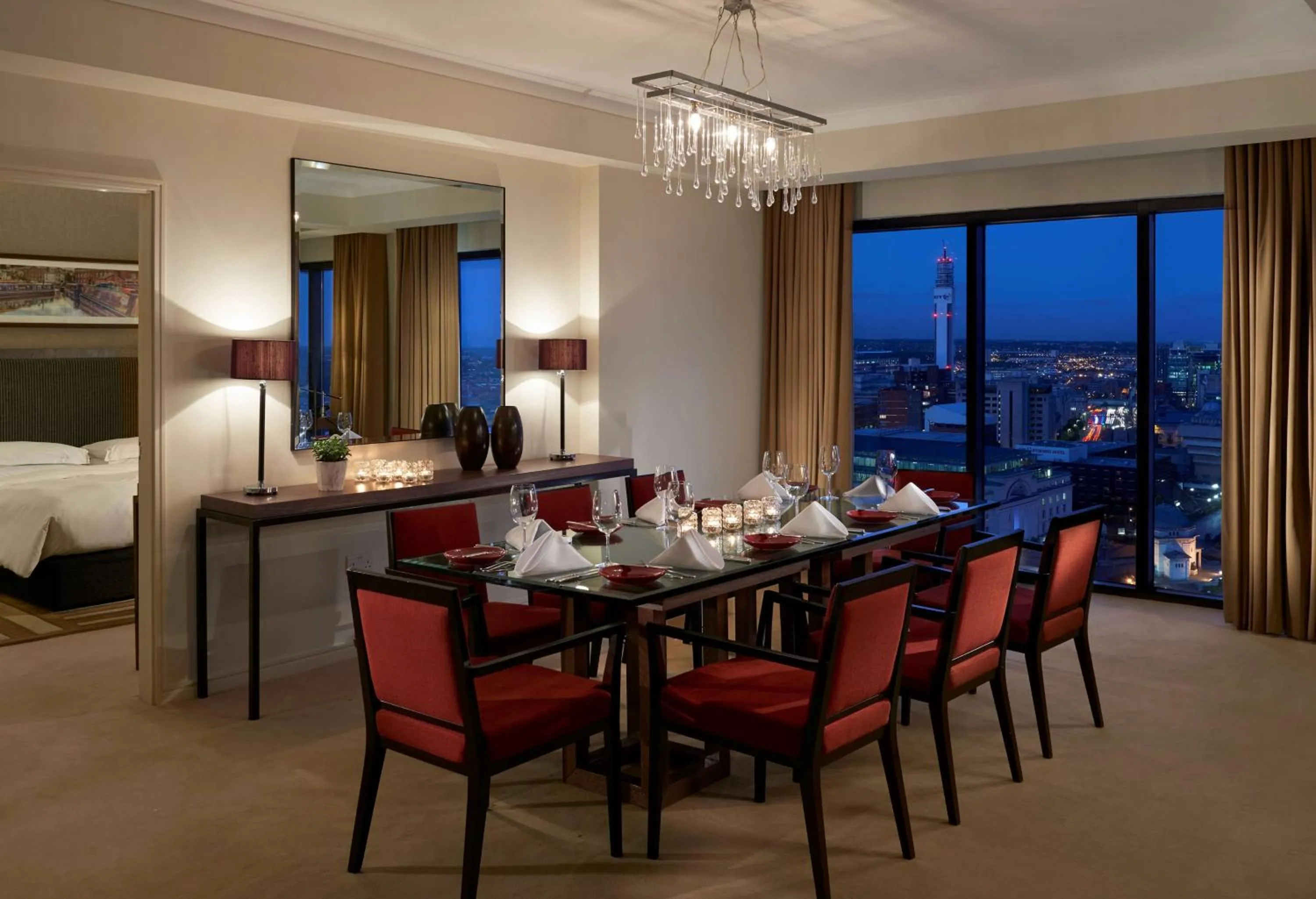 Photo of the whole room, Bed in Hyatt Regency Birmingham