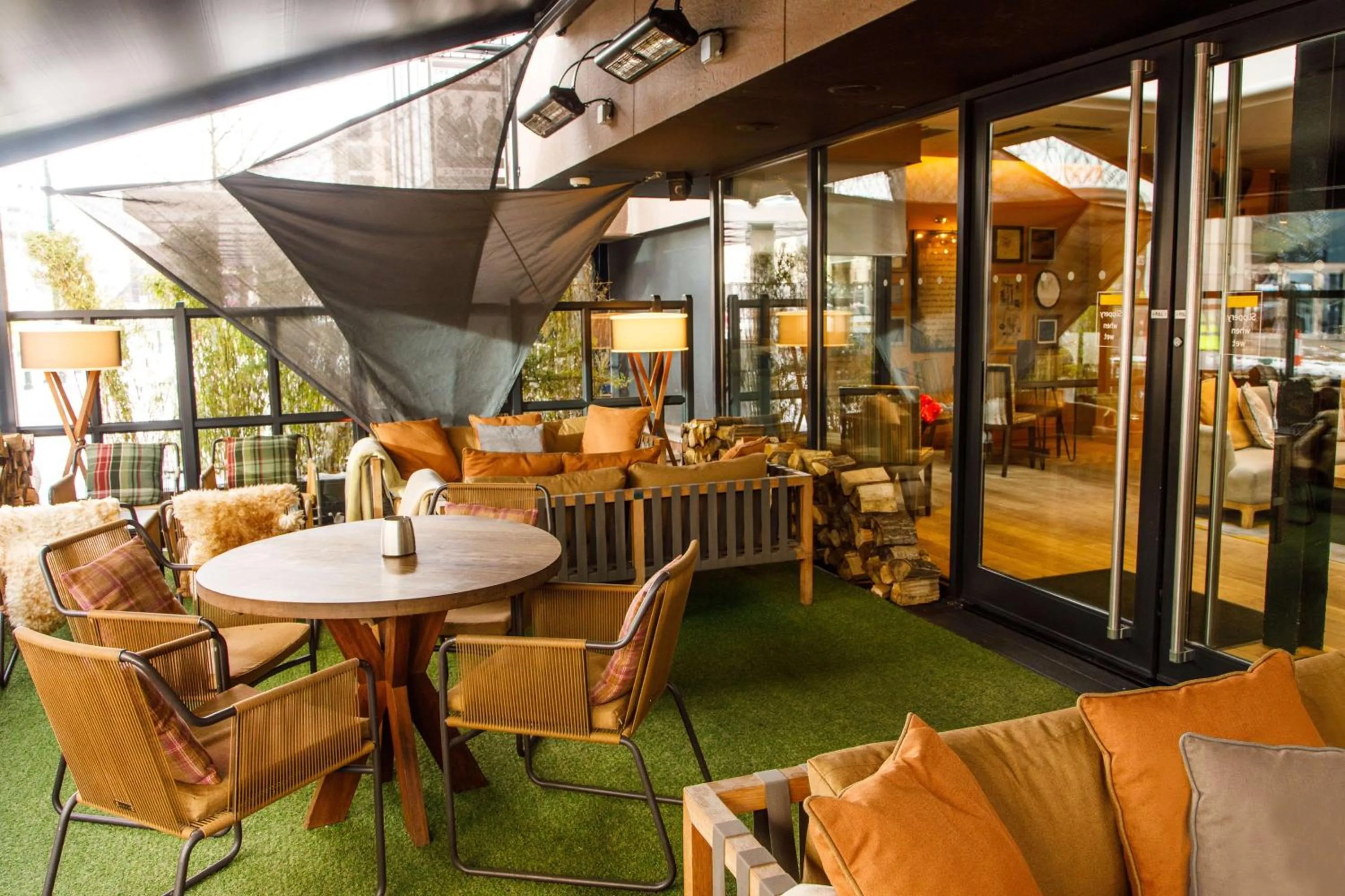 Lounge or bar in Hyatt Regency Birmingham