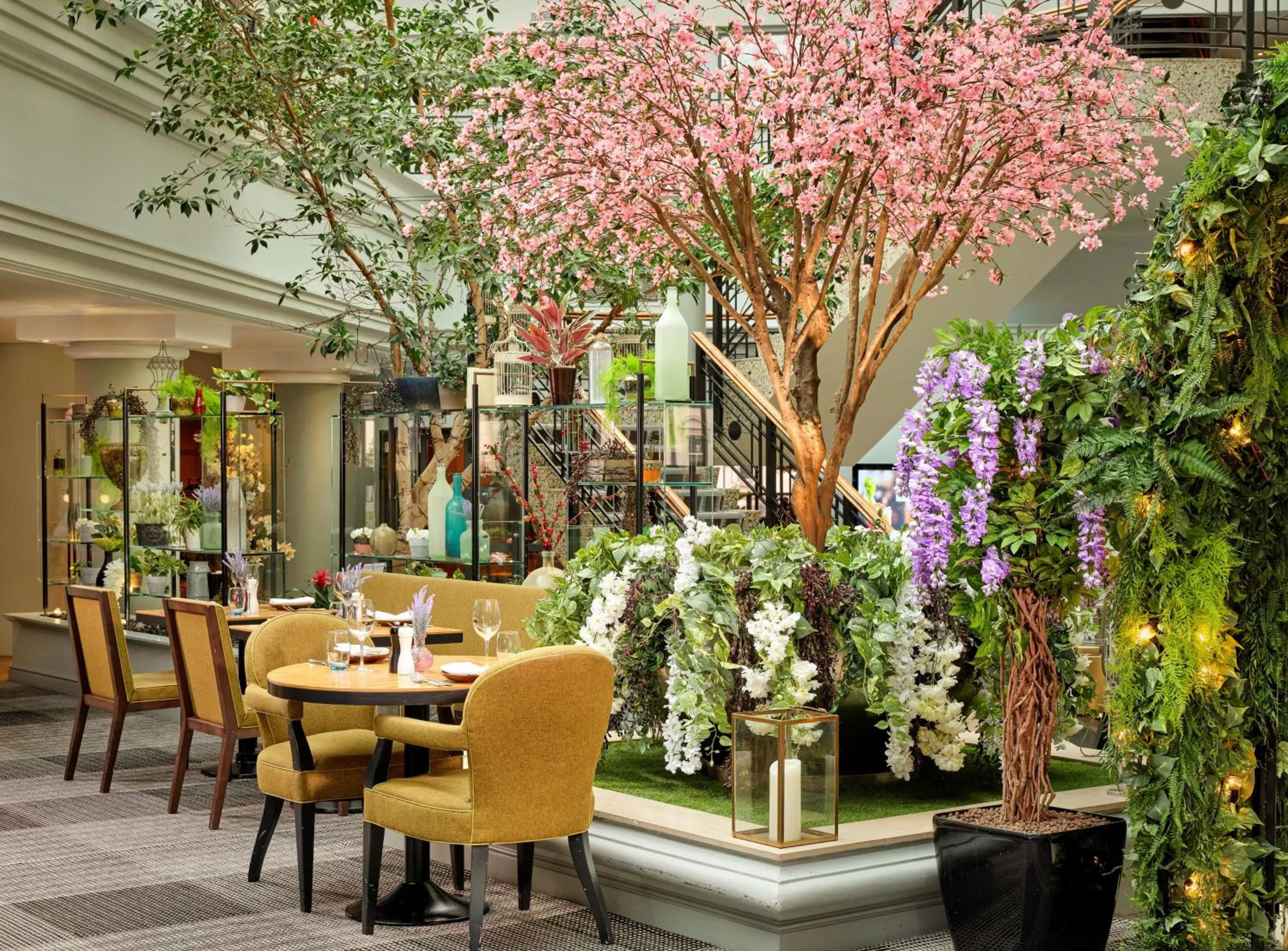 Restaurant/places to eat in Hyatt Regency Birmingham