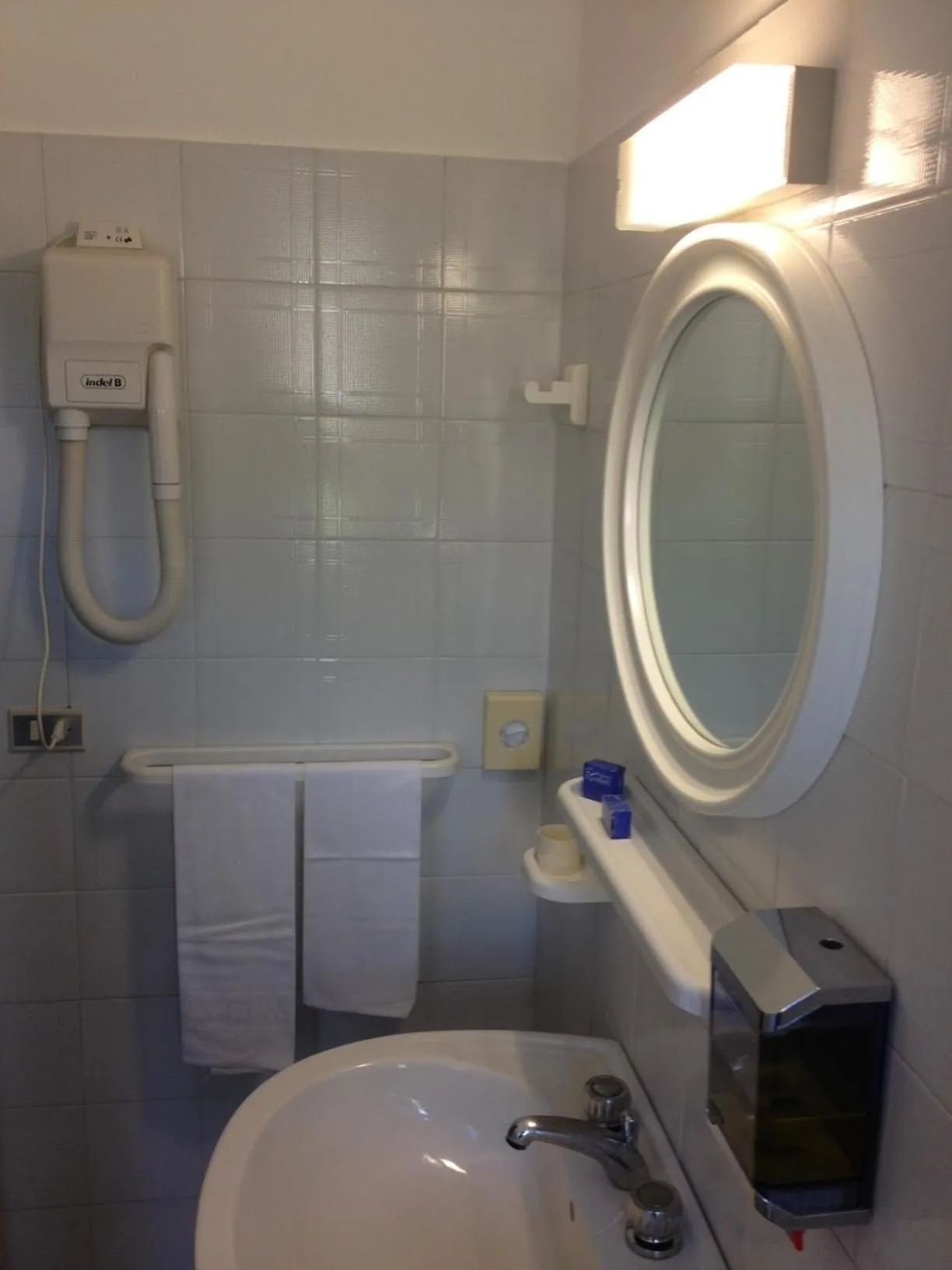 Shower in Hotel Rivamare