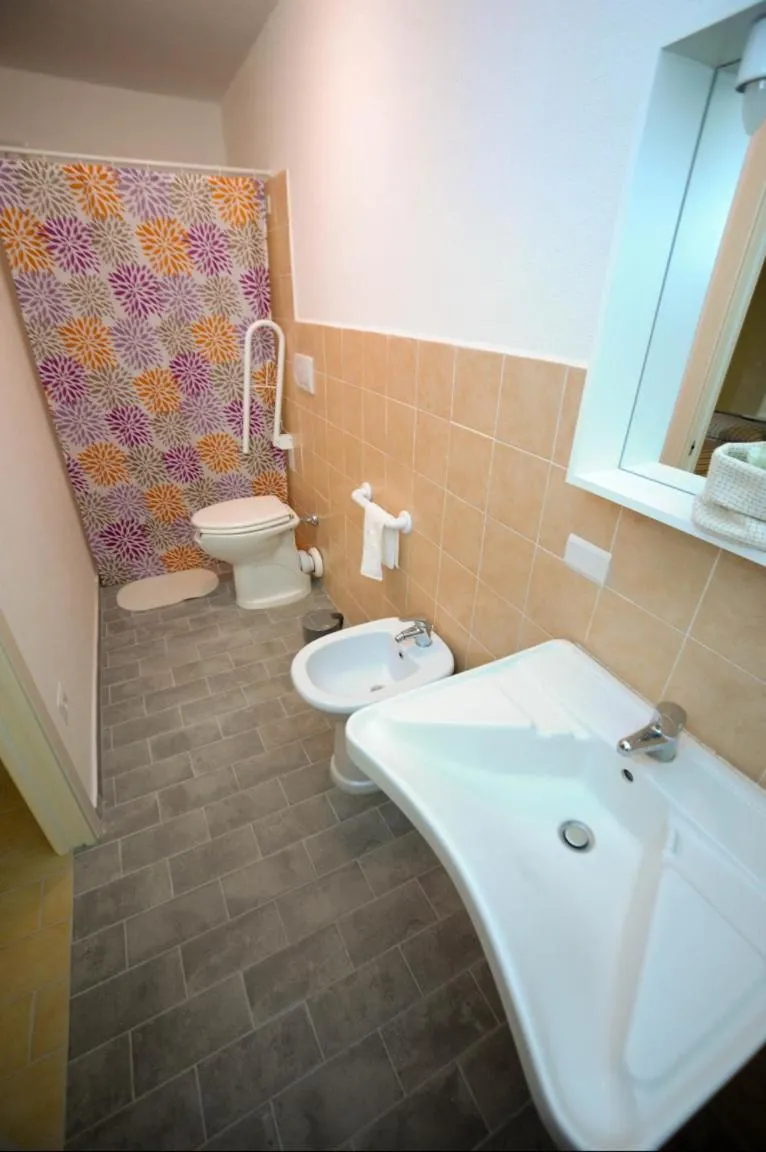 Bathroom in La Mela Rosa