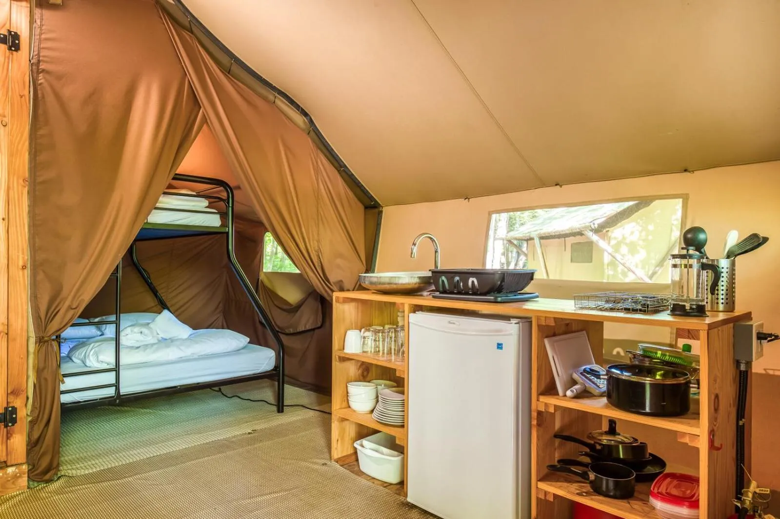 Bed in Huttopia Southern Maine