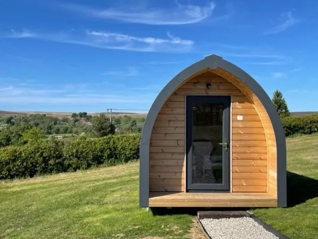 The Fox & Hounds Inn & Camping Pods